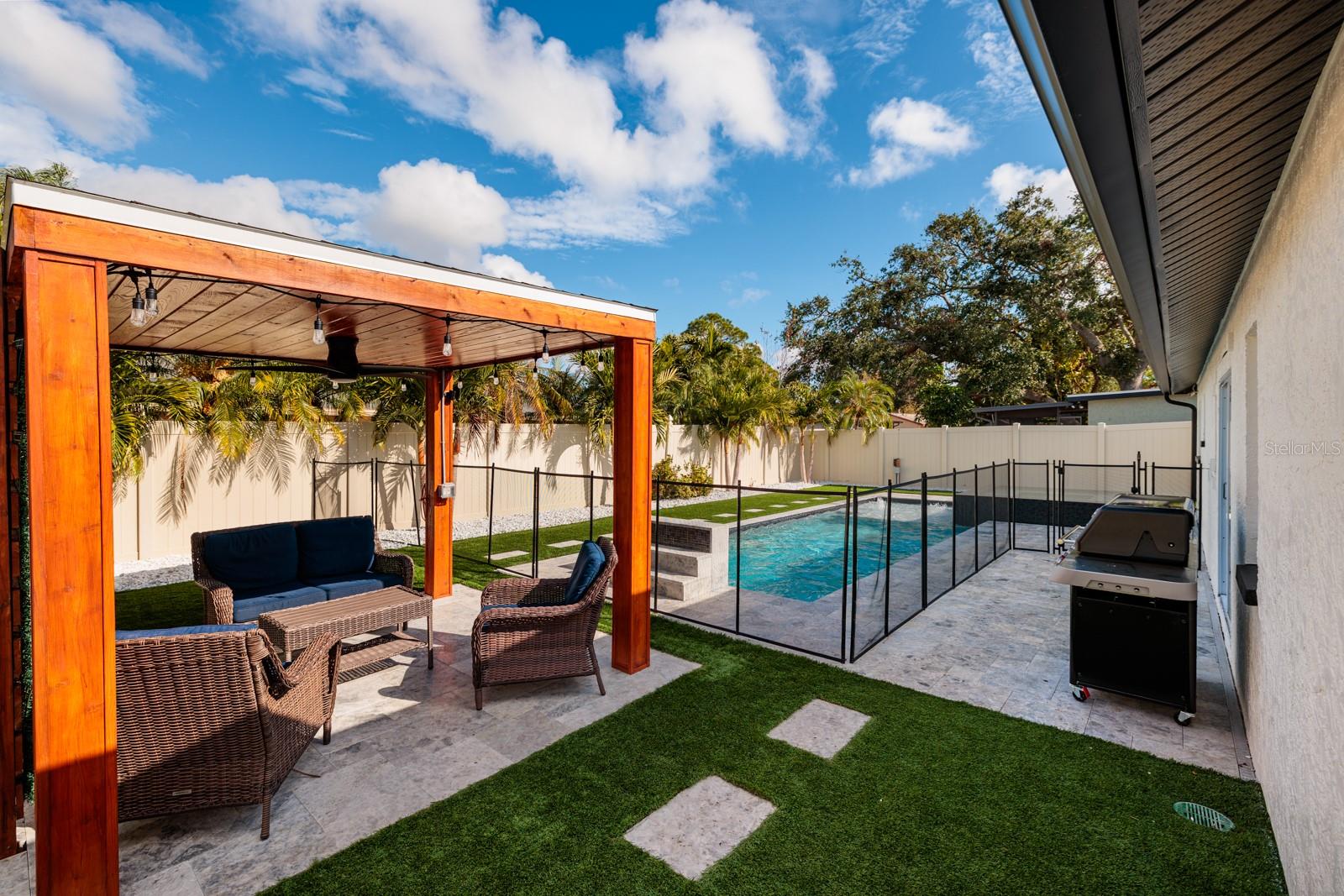 9481 MONICA DR, SEMINOLE, FL, 33777