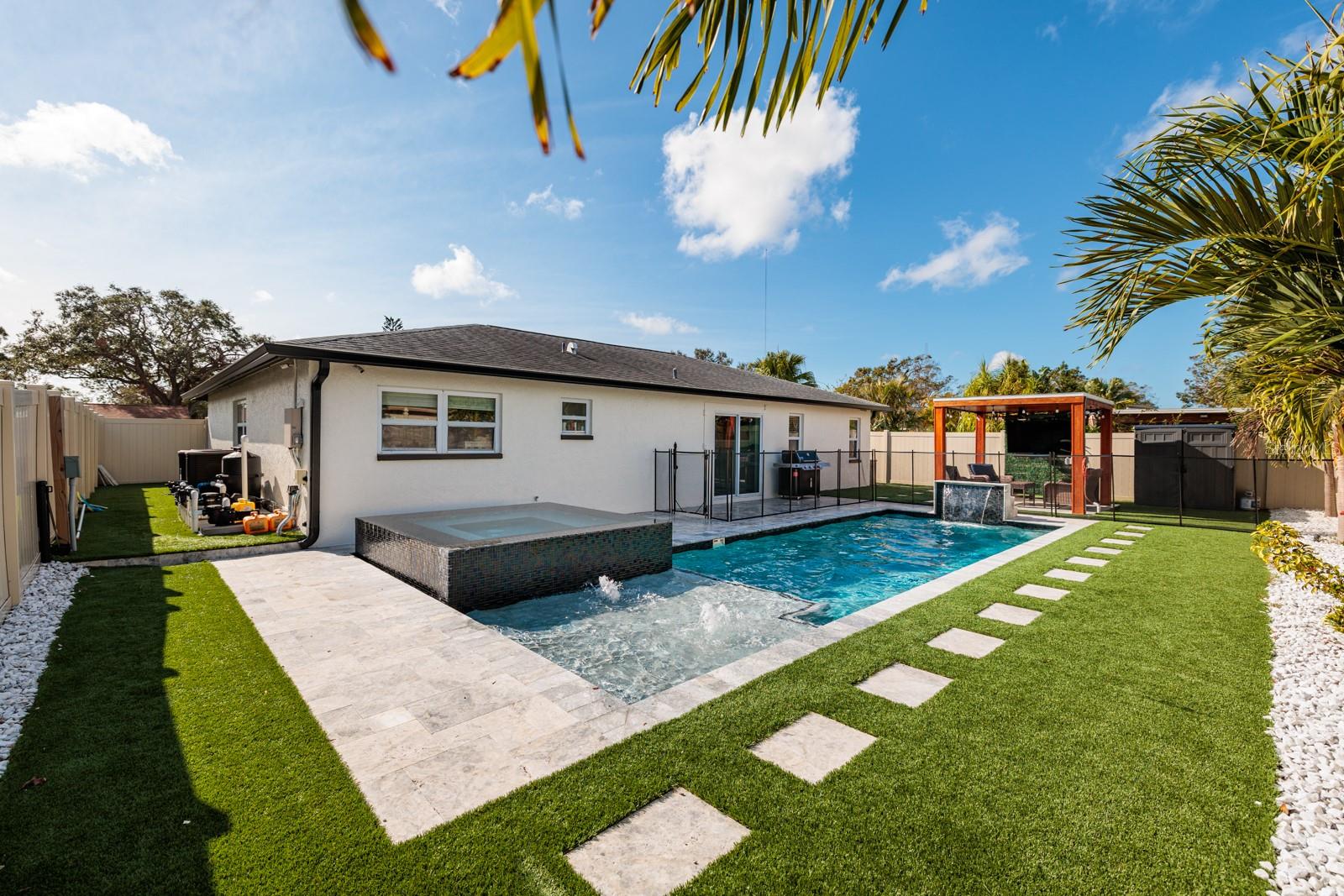 9481 MONICA DR, SEMINOLE, FL, 33777