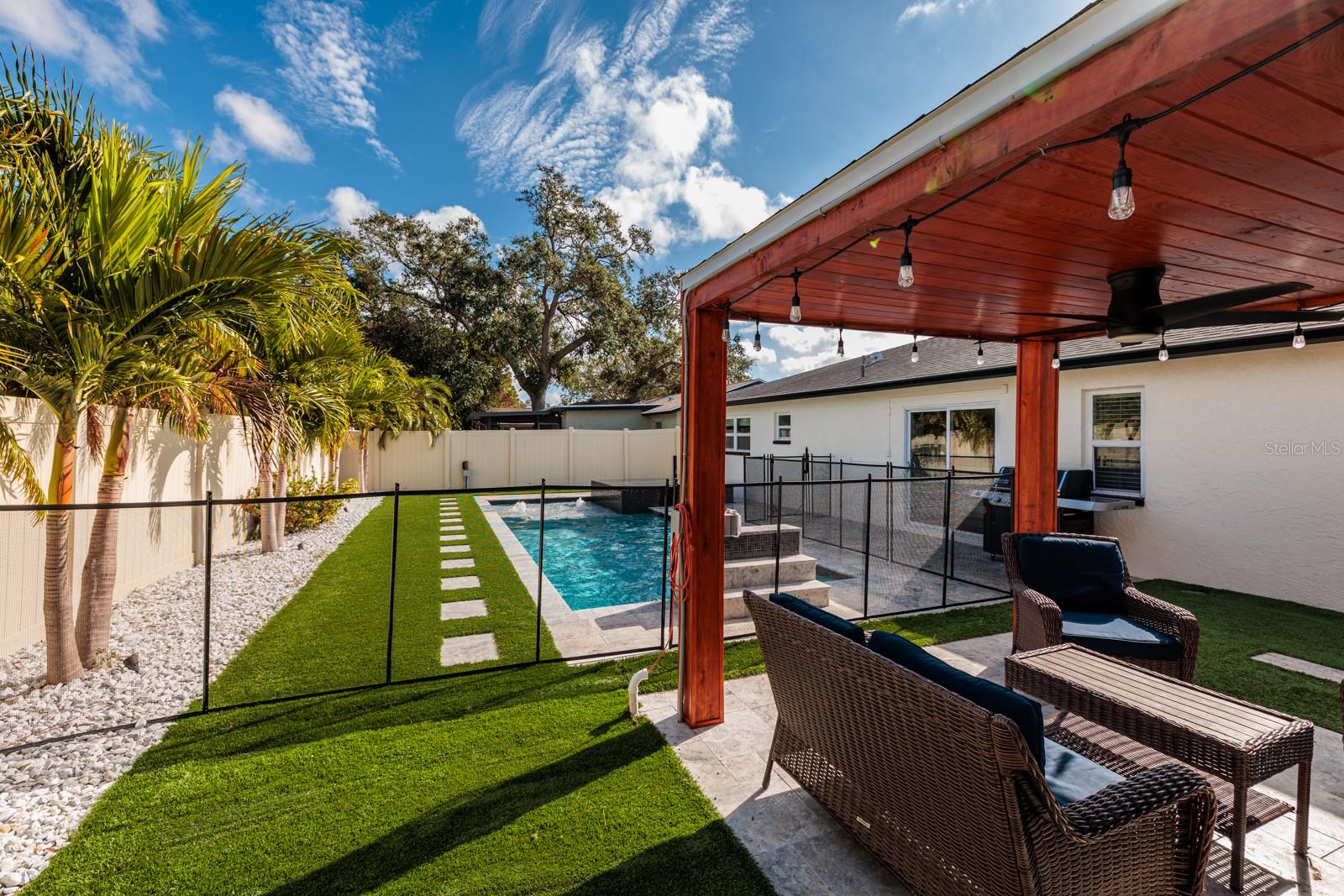 9481 MONICA DR, SEMINOLE, FL, 33777