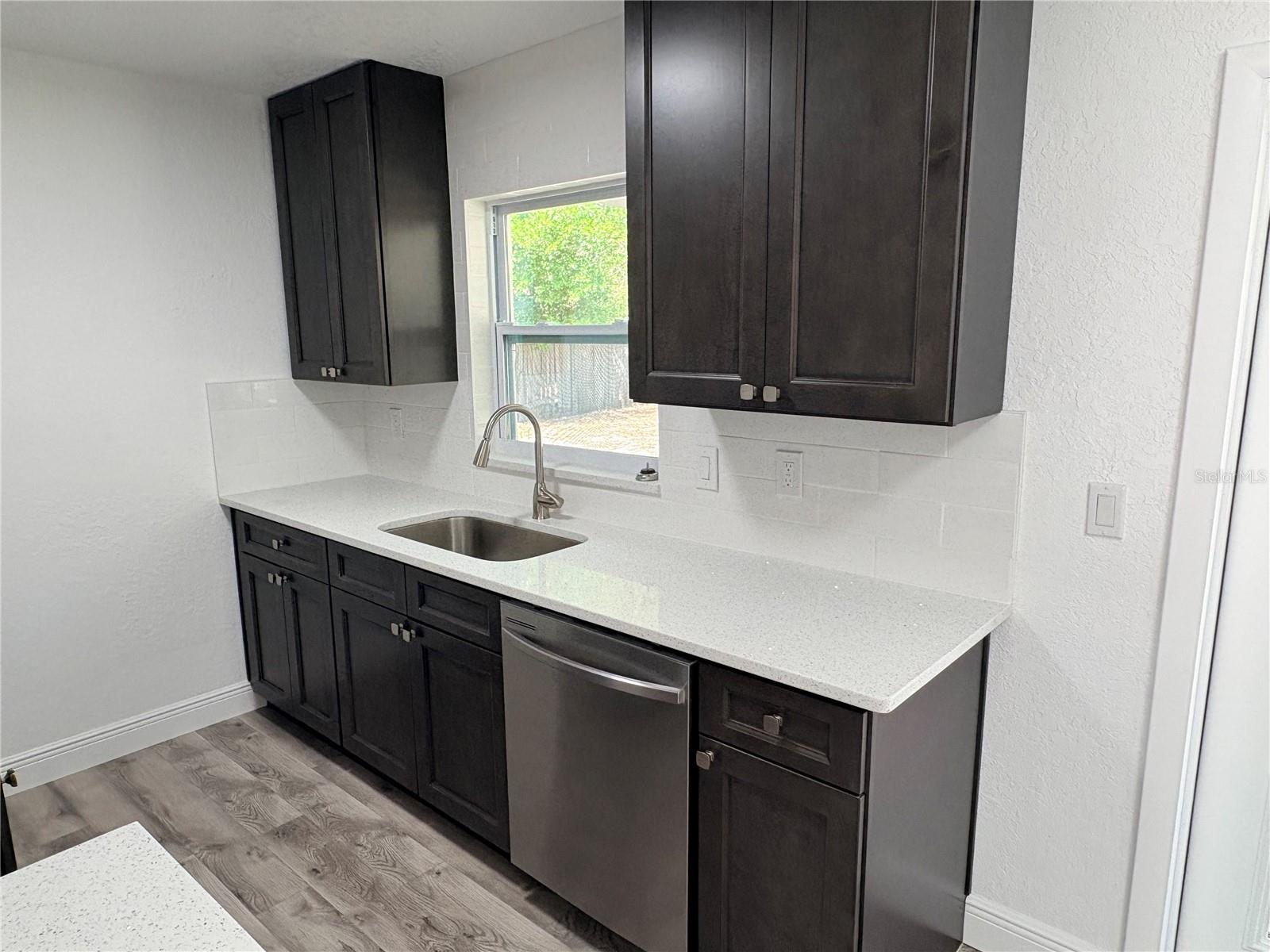 10320 COUNTY LAKE DR, PORT RICHEY, FL, 34668