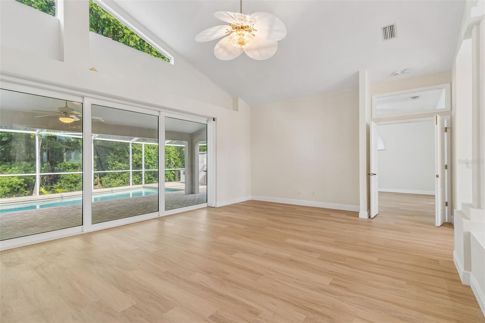 19004 SAINT LAURENT DR, LUTZ, FL, 33558