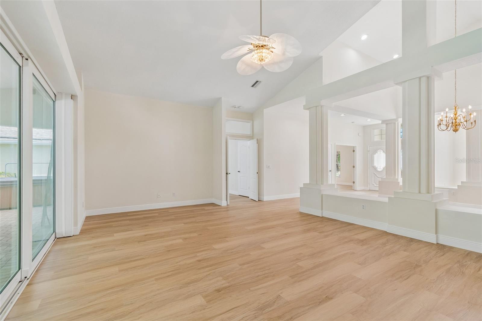 19004 SAINT LAURENT DR, LUTZ, FL, 33558