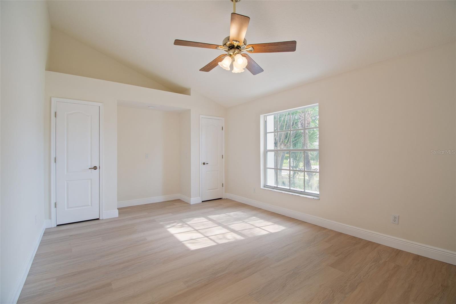 19004 SAINT LAURENT DR, LUTZ, FL, 33558