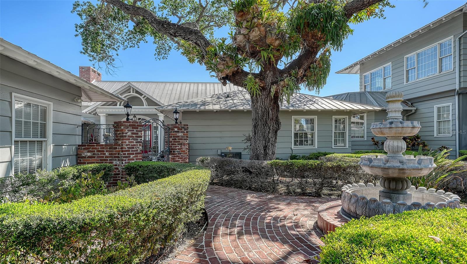 1249 S BASIN LN, SARASOTA, FL, 34242