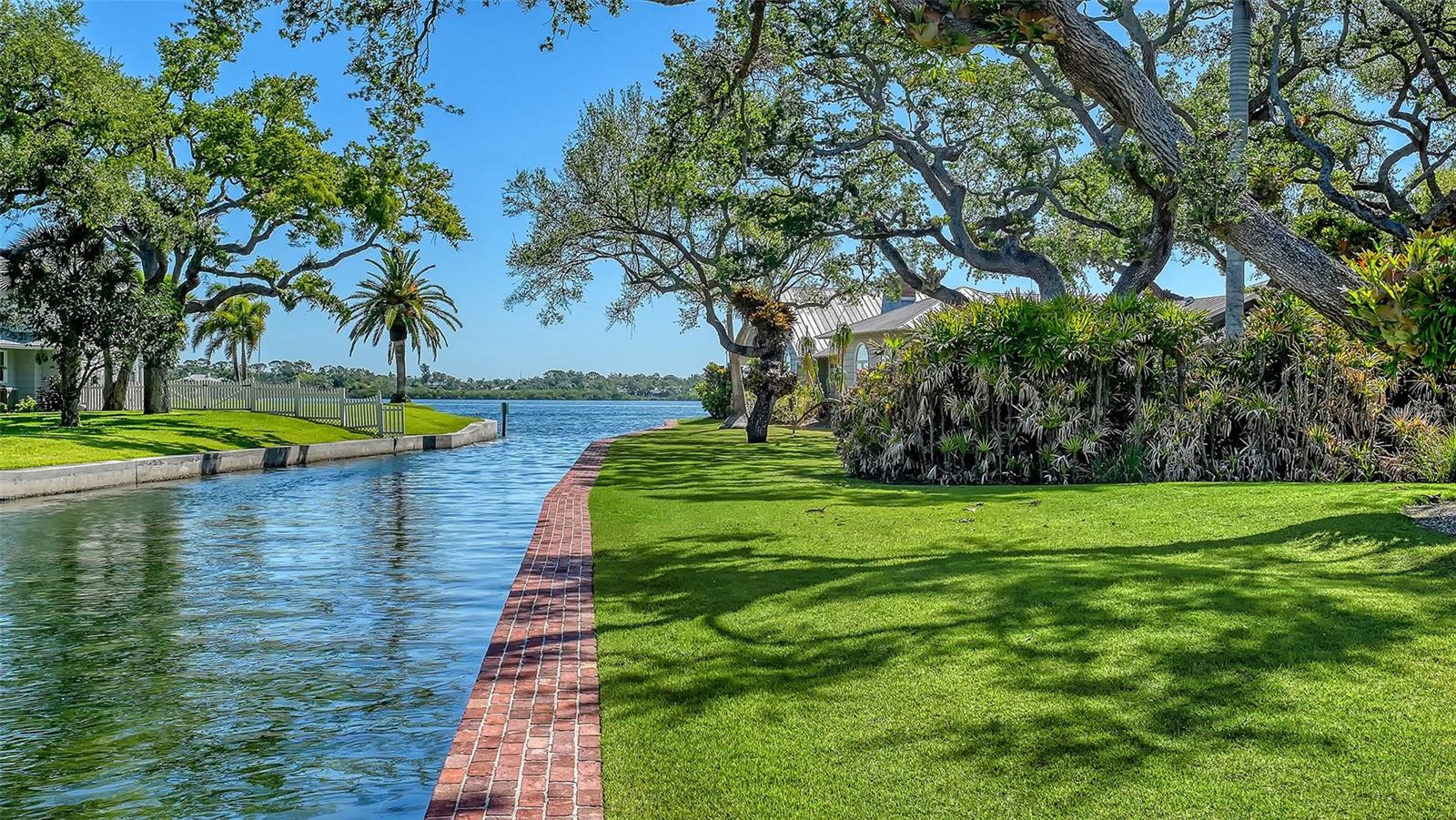 1249 S BASIN LN, SARASOTA, FL, 34242