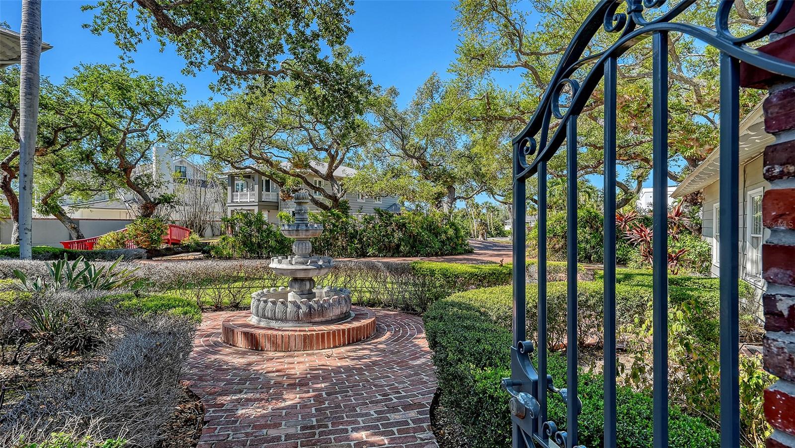 1249 S BASIN LN, SARASOTA, FL, 34242