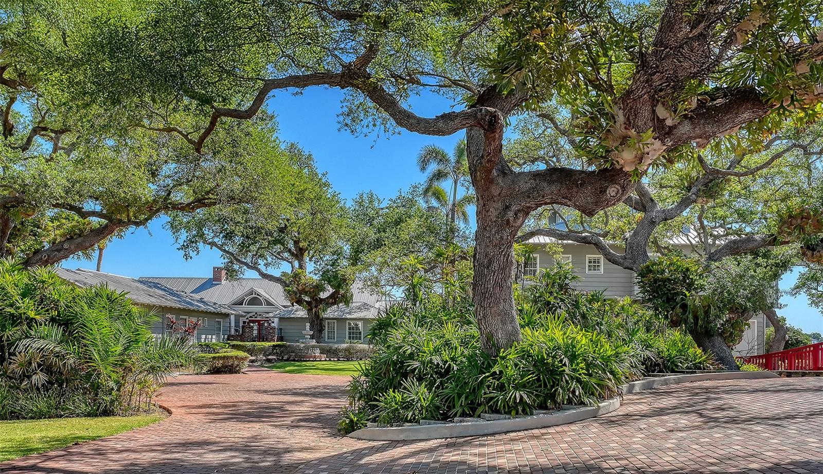 1249 S BASIN LN, SARASOTA, FL, 34242