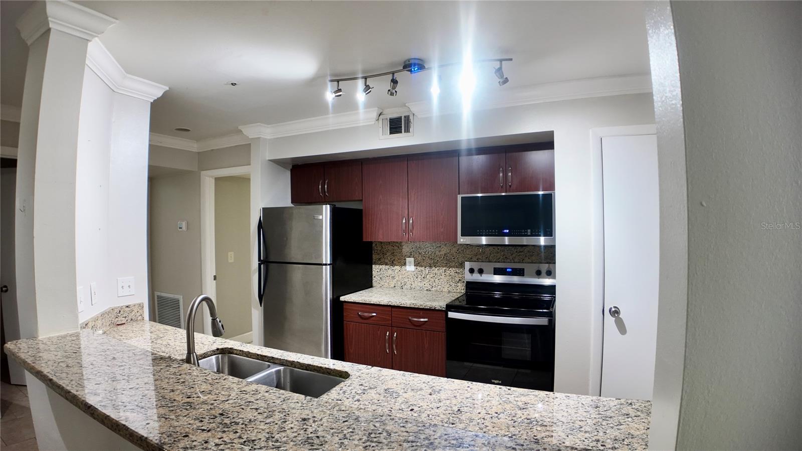 486 N PIN OAK PL #202, LONGWOOD, FL, 32779