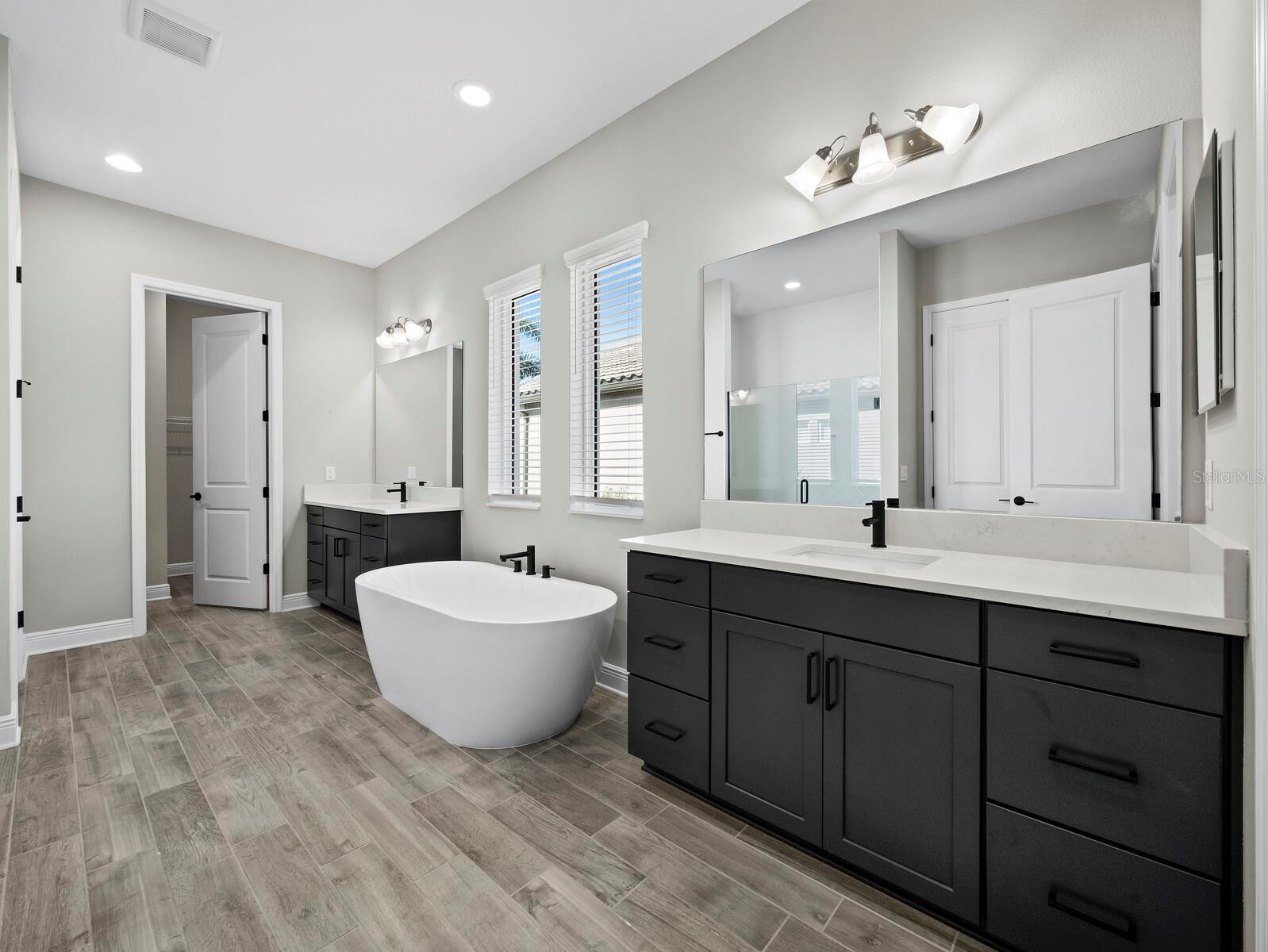 6129 LUNGO LAGO DR, SARASOTA, FL, 34241