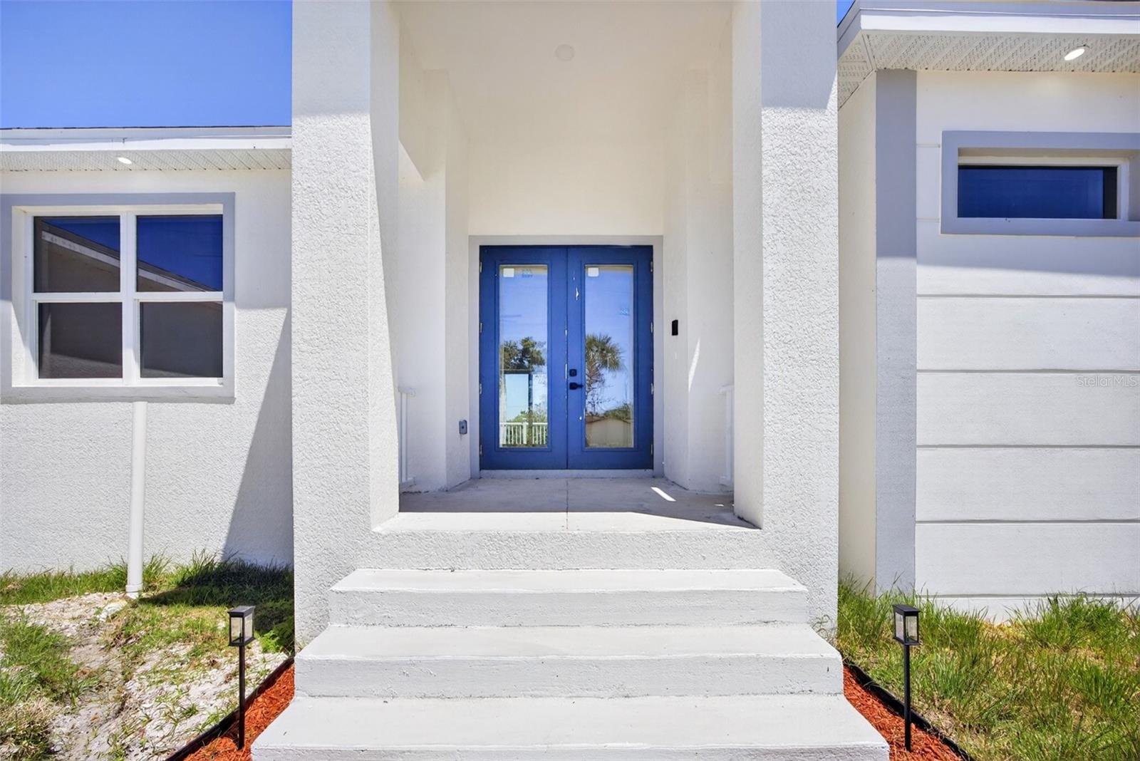 200 LEACH DR, PUNTA GORDA, FL, 33950