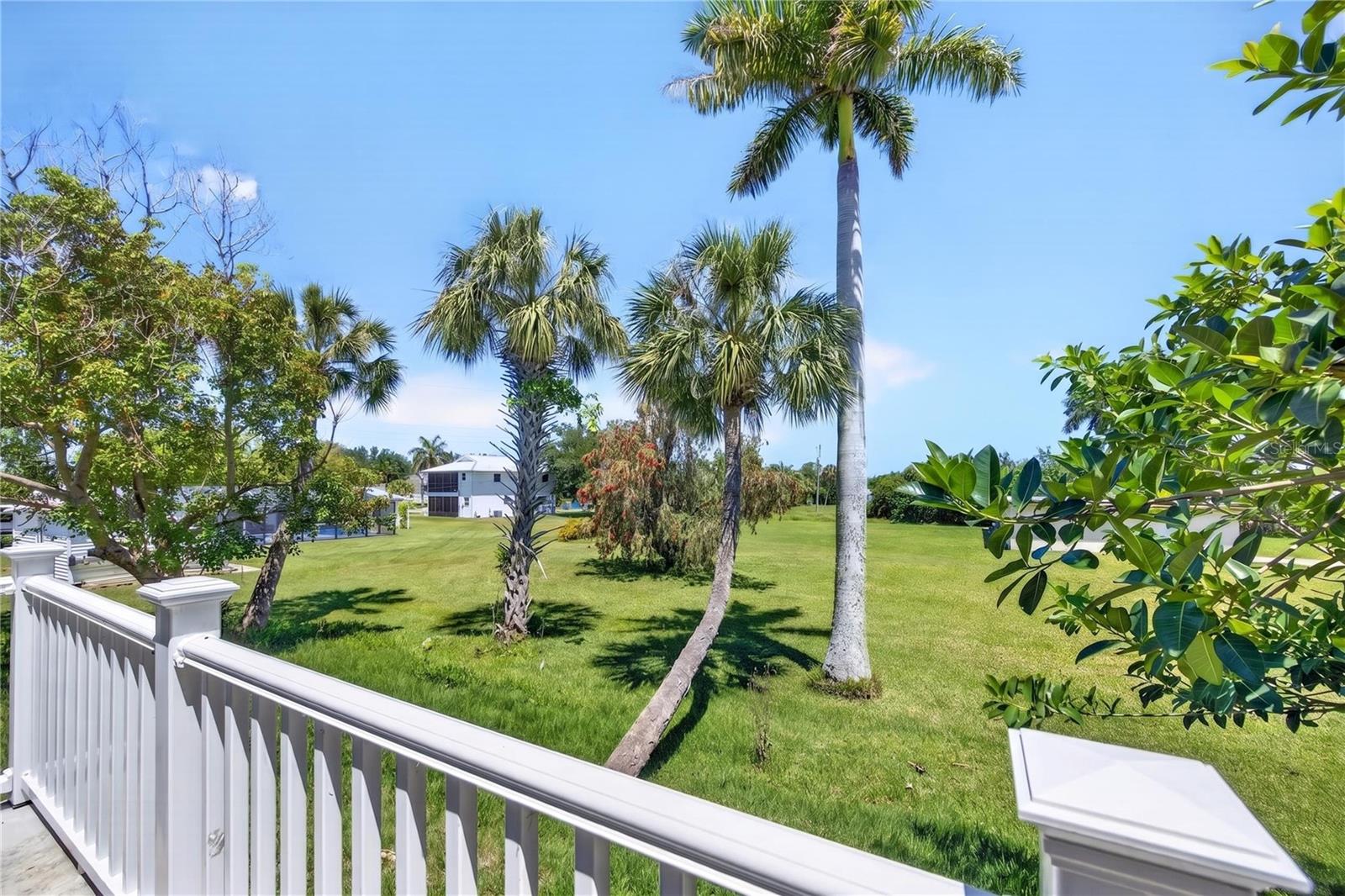 200 LEACH DR, PUNTA GORDA, FL, 33950