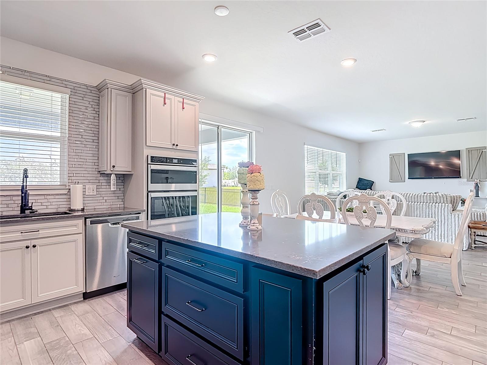 6136 BRADFORD WOODS DR, ZEPHYRHILLS, FL, 33542