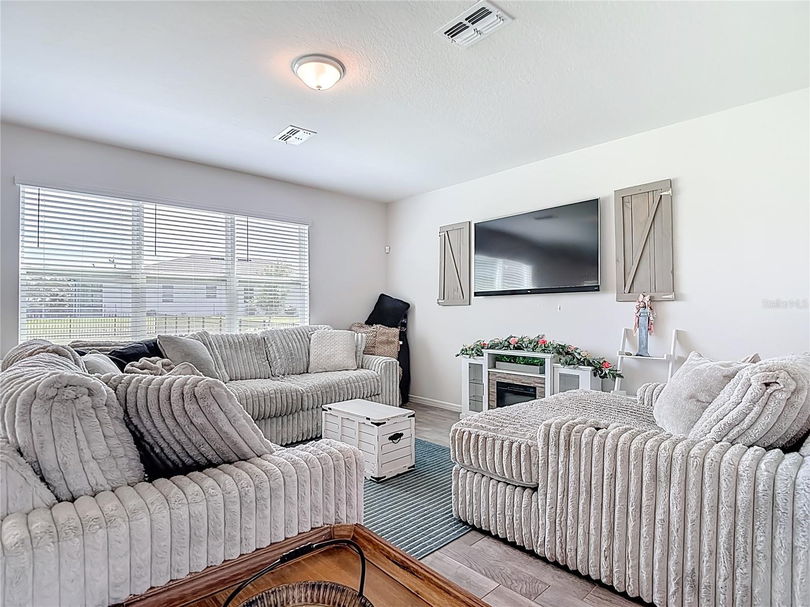 6136 BRADFORD WOODS DR, ZEPHYRHILLS, FL, 33542