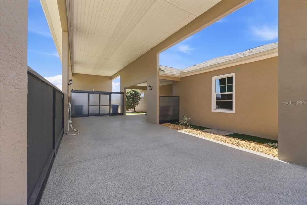 572 MEANDERING WAY, POLK CITY, FL, 33868