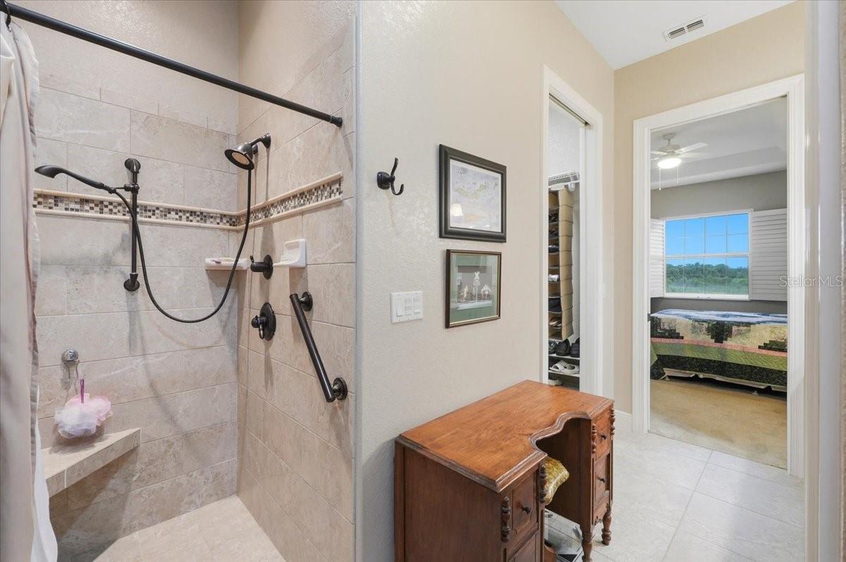 572 MEANDERING WAY, POLK CITY, FL, 33868