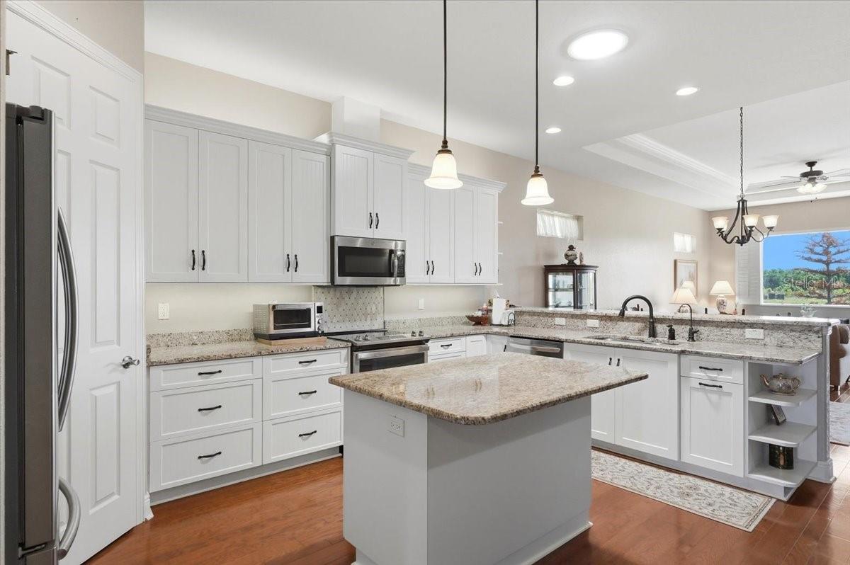 572 MEANDERING WAY, POLK CITY, FL, 33868