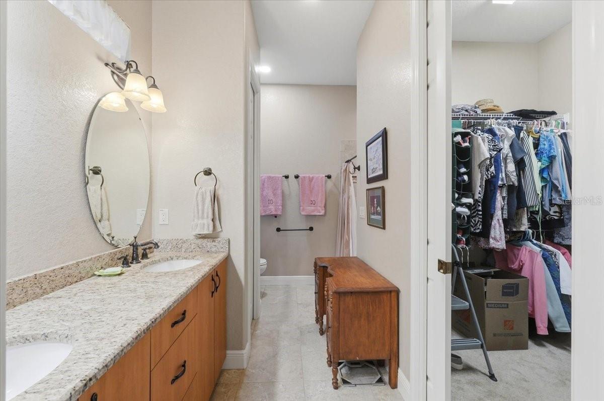 572 MEANDERING WAY, POLK CITY, FL, 33868