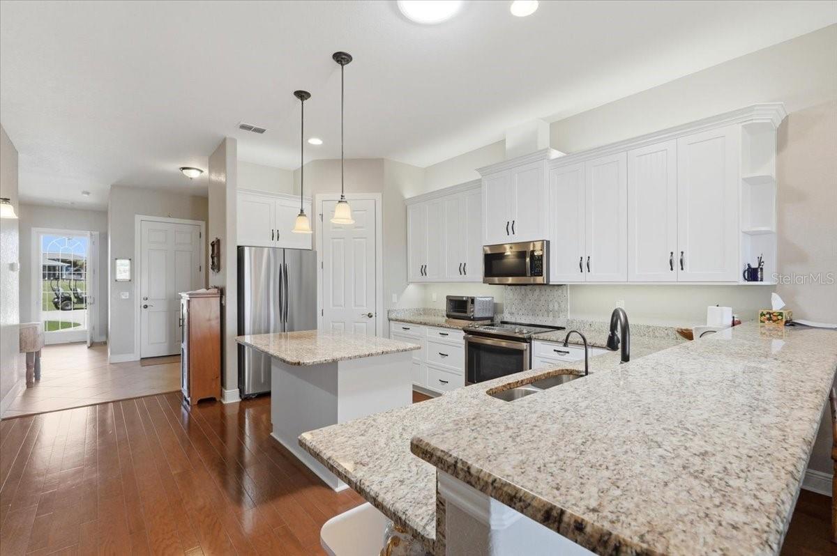 572 MEANDERING WAY, POLK CITY, FL, 33868