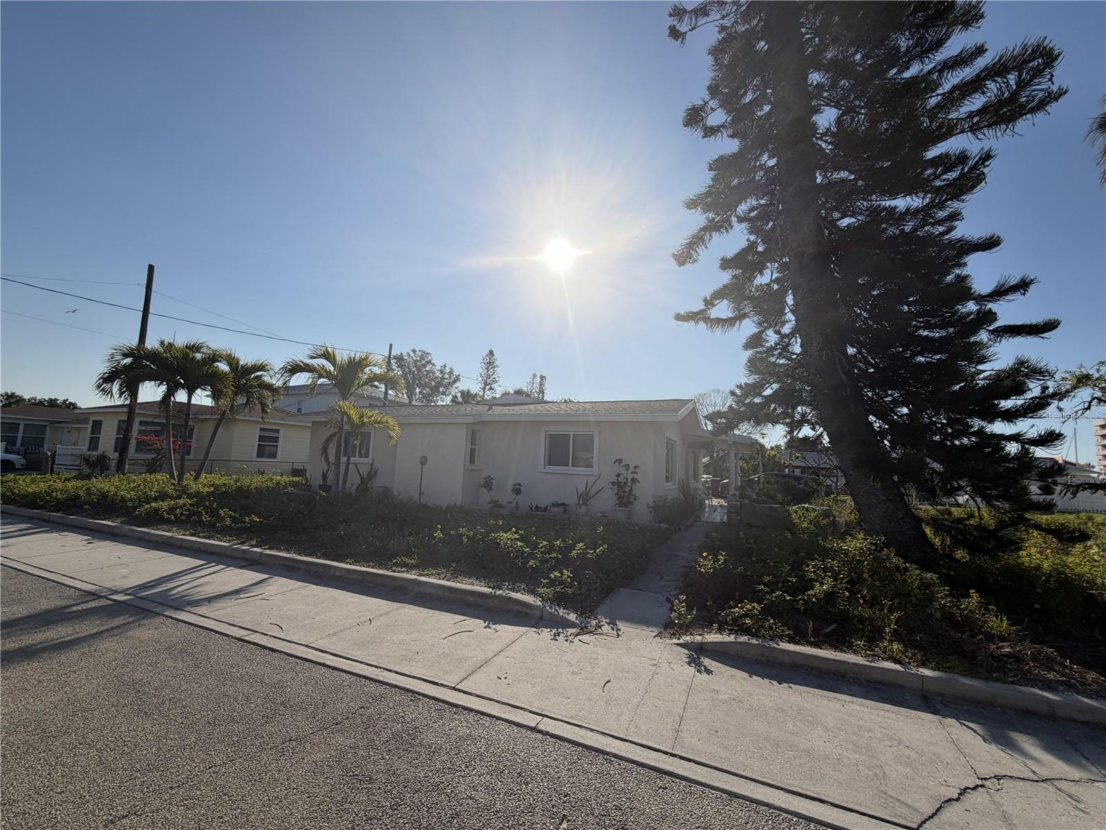 100 BOCA CIEGA DR, MADEIRA BEACH, FL, 33708