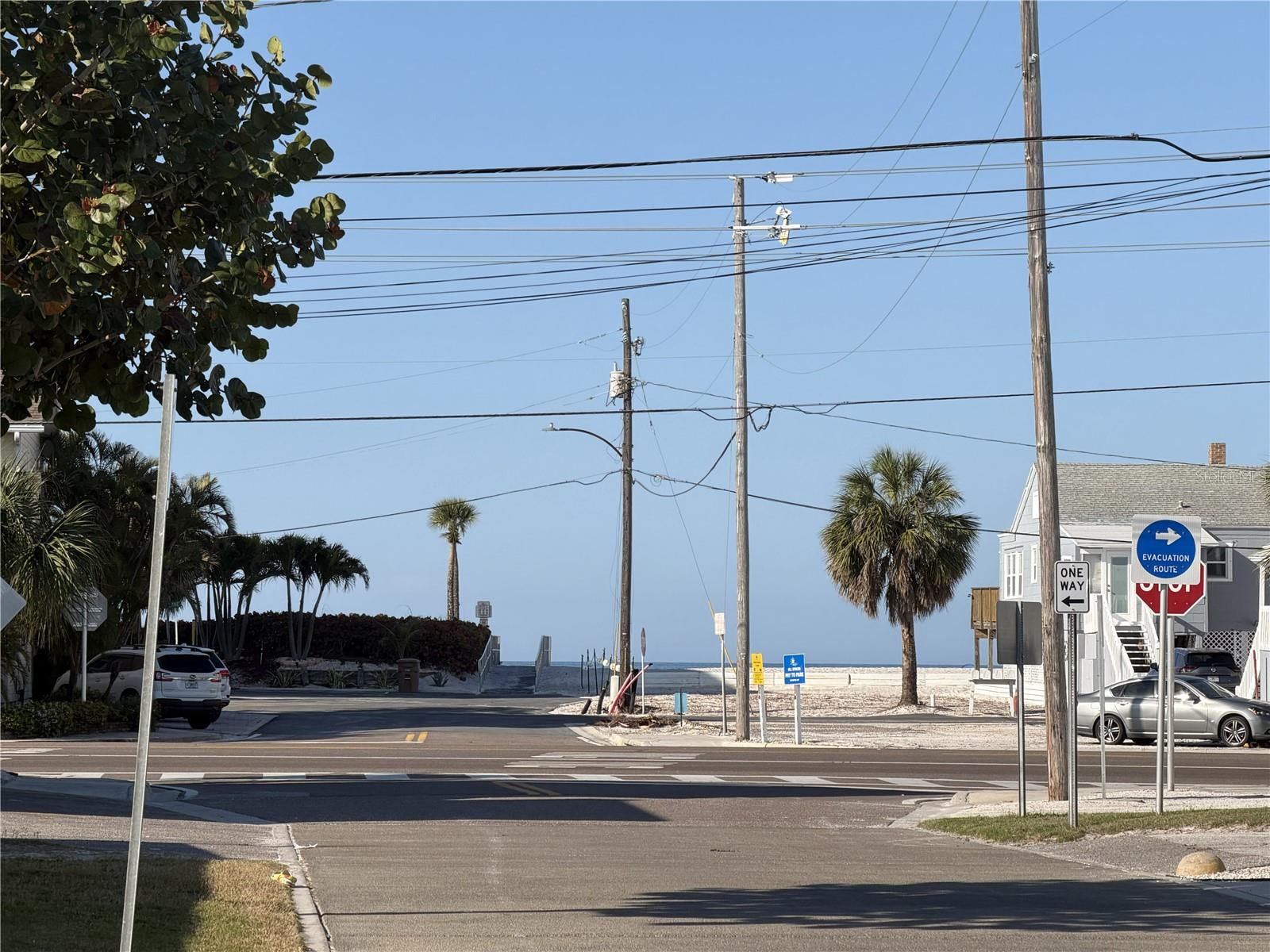 100 BOCA CIEGA DR, MADEIRA BEACH, FL, 33708