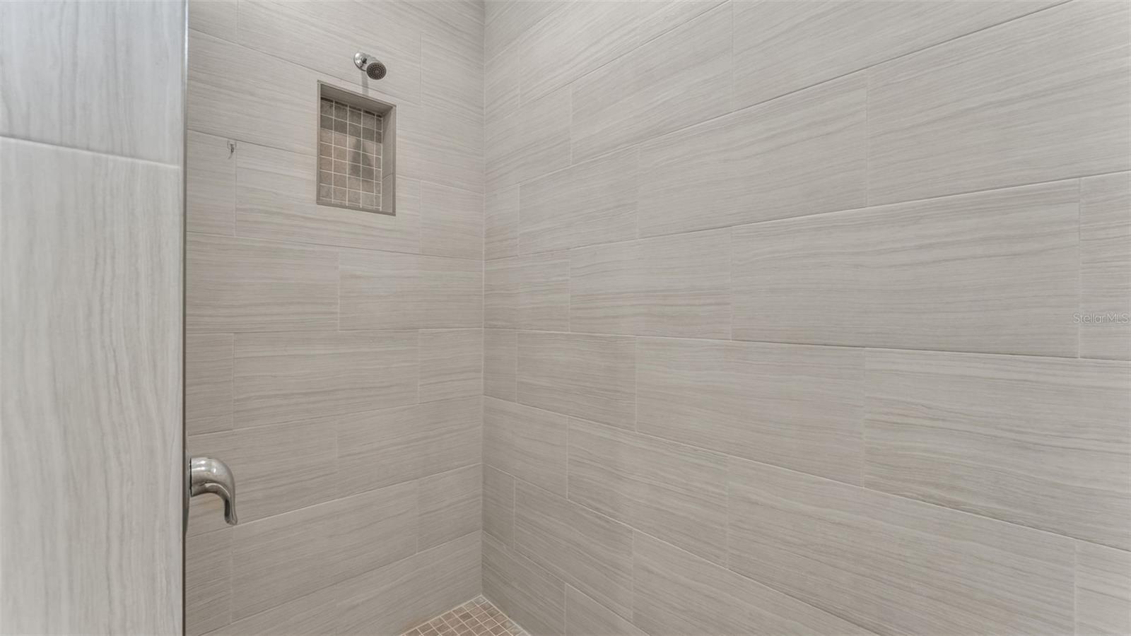 1221 KING AVE, LAKELAND, FL, 33803