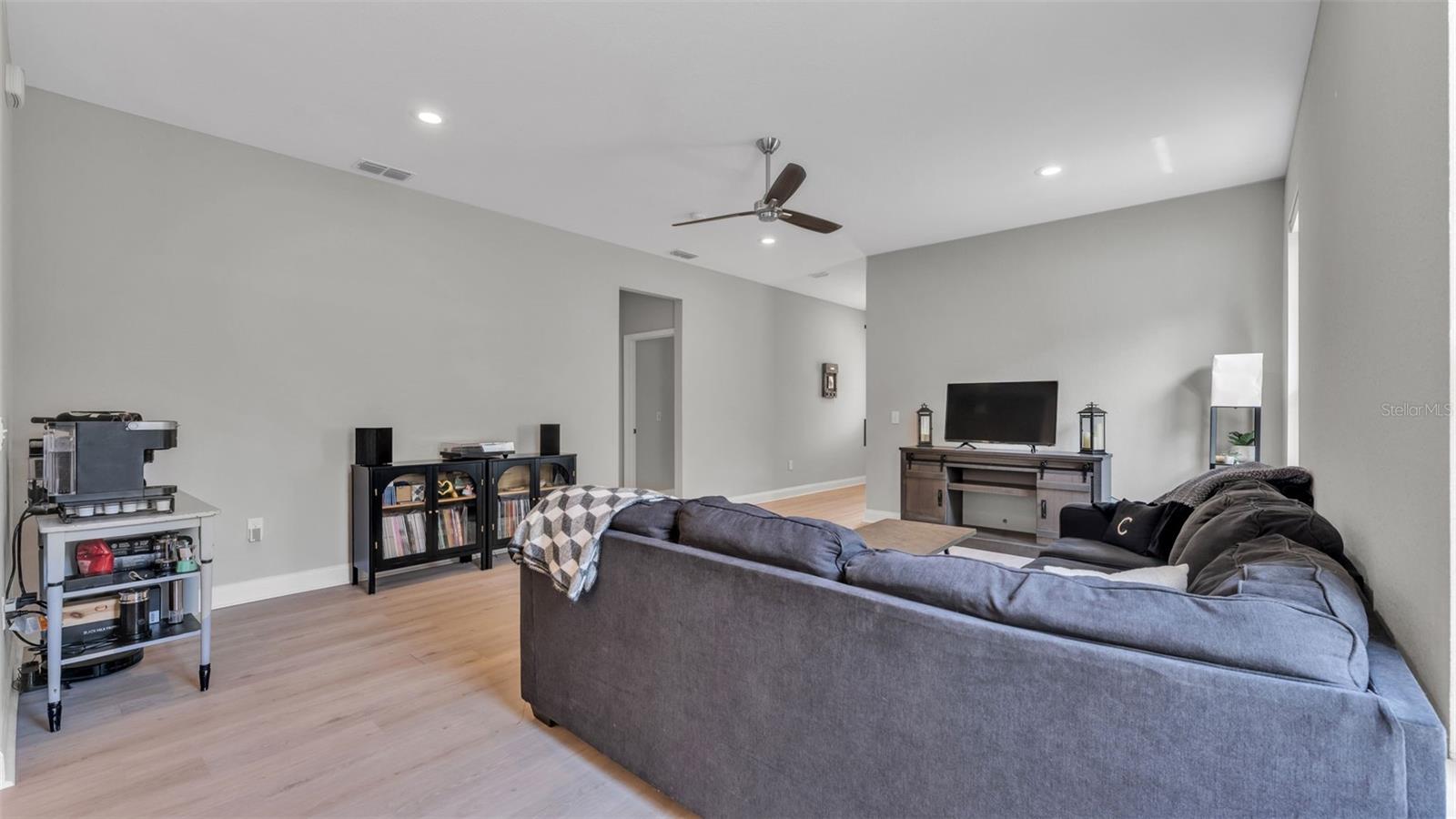 1221 KING AVE, LAKELAND, FL, 33803