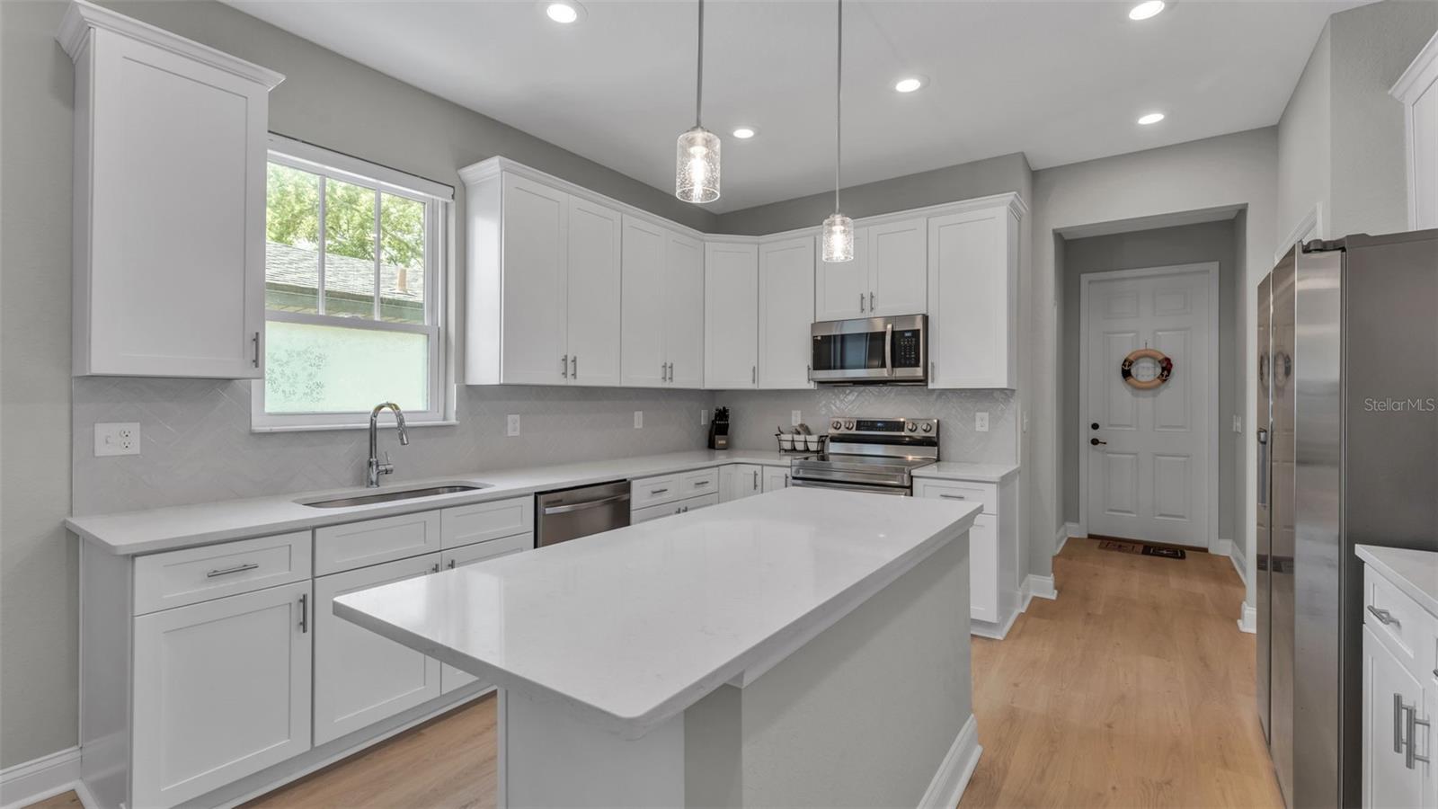 1221 KING AVE, LAKELAND, FL, 33803