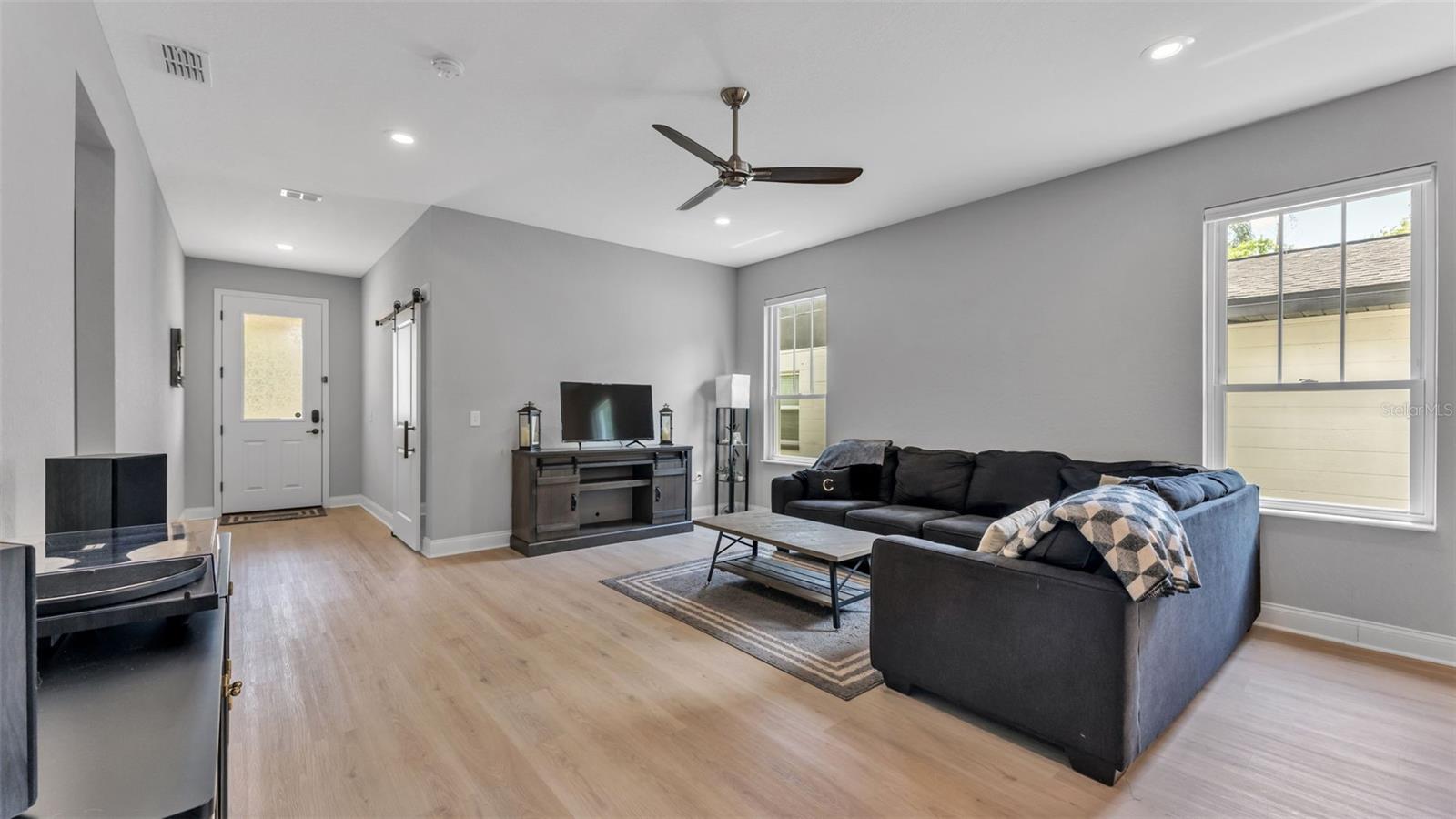 1221 KING AVE, LAKELAND, FL, 33803