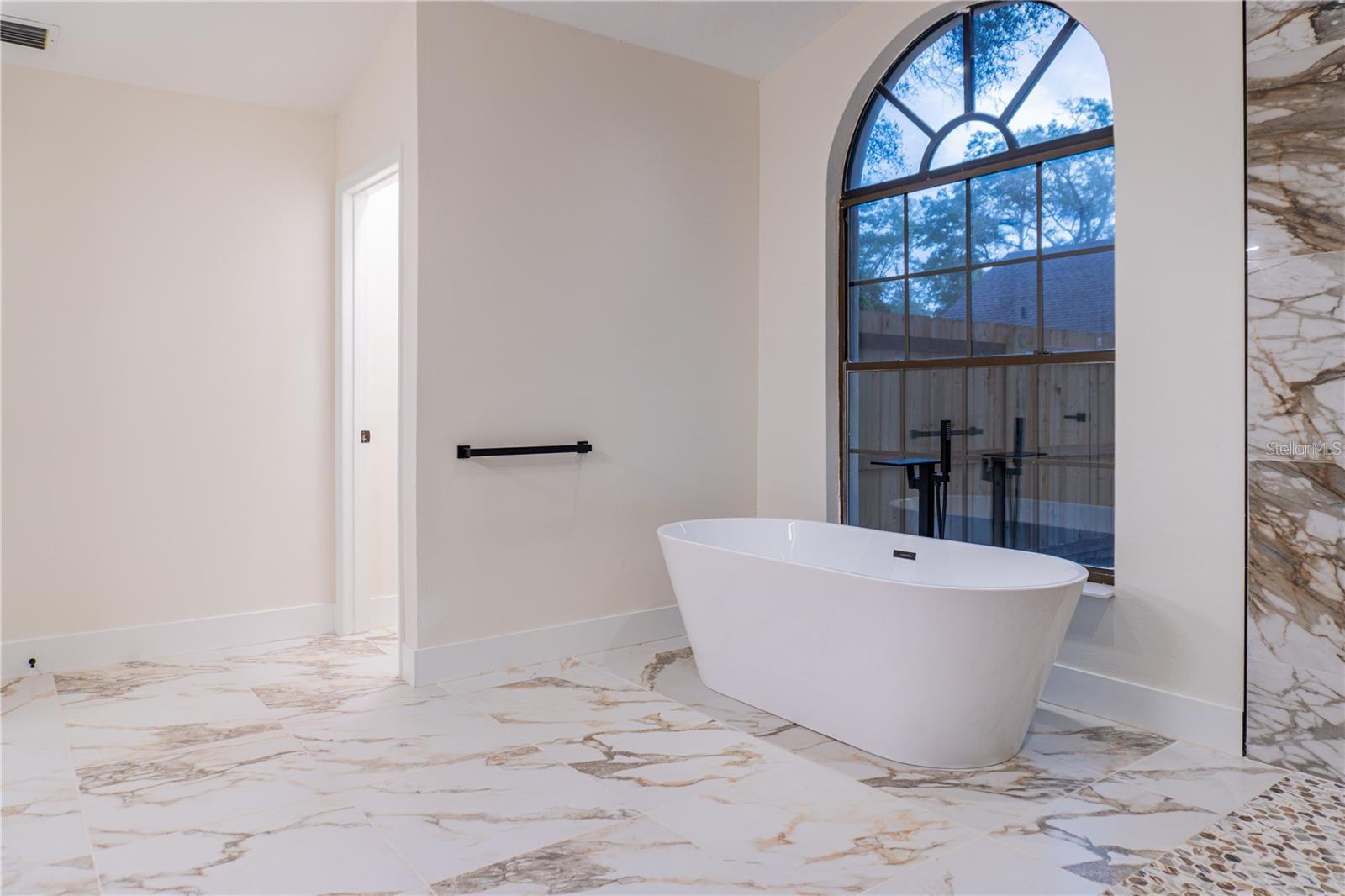 5320 NE 2ND LN, OCALA, FL, 34470