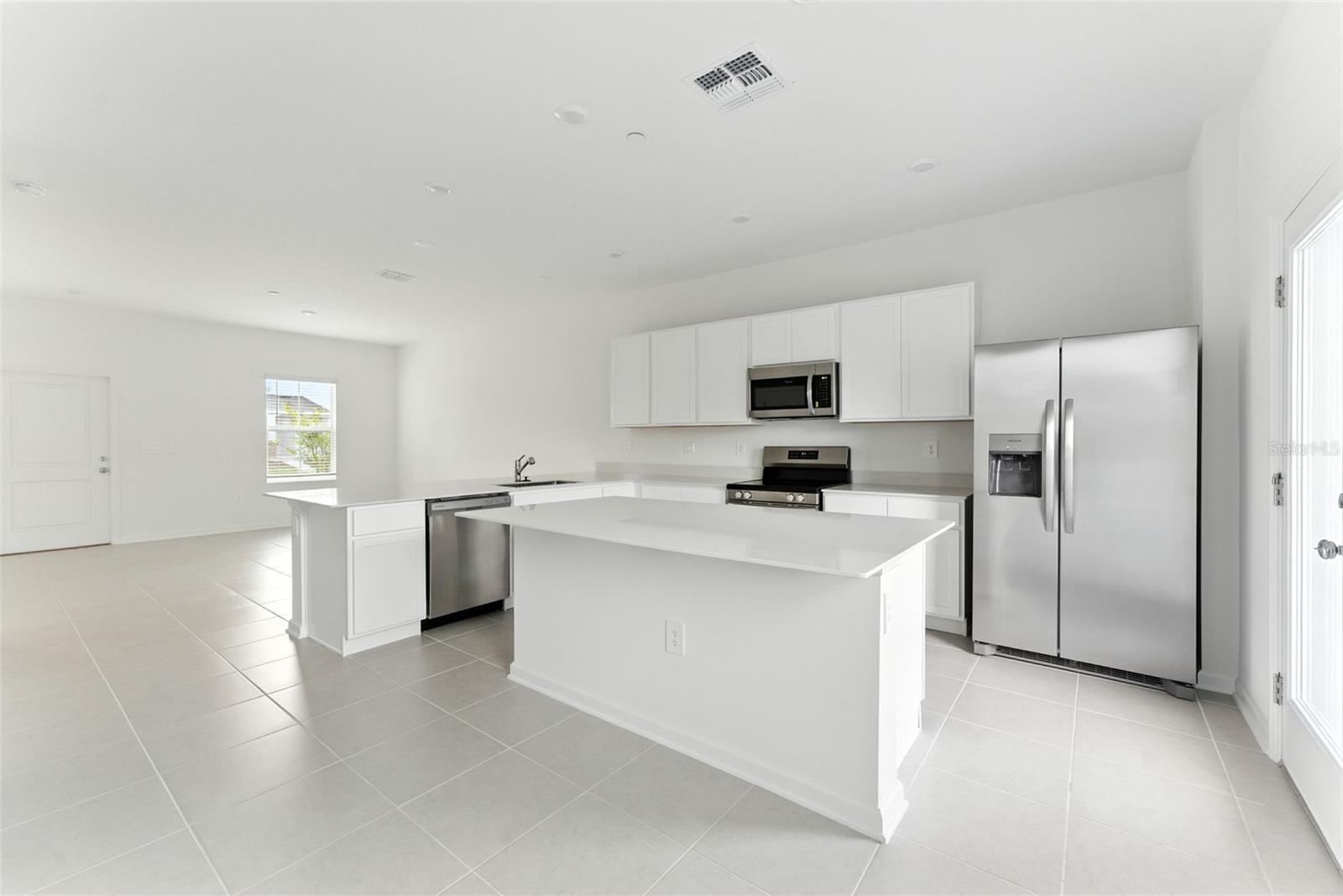 2341 WHITE BUFFALO ST, APOPKA, FL, 32703