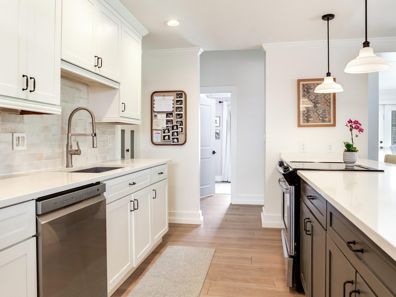 6118 S ELKINS AVE, TAMPA, FL, 33611