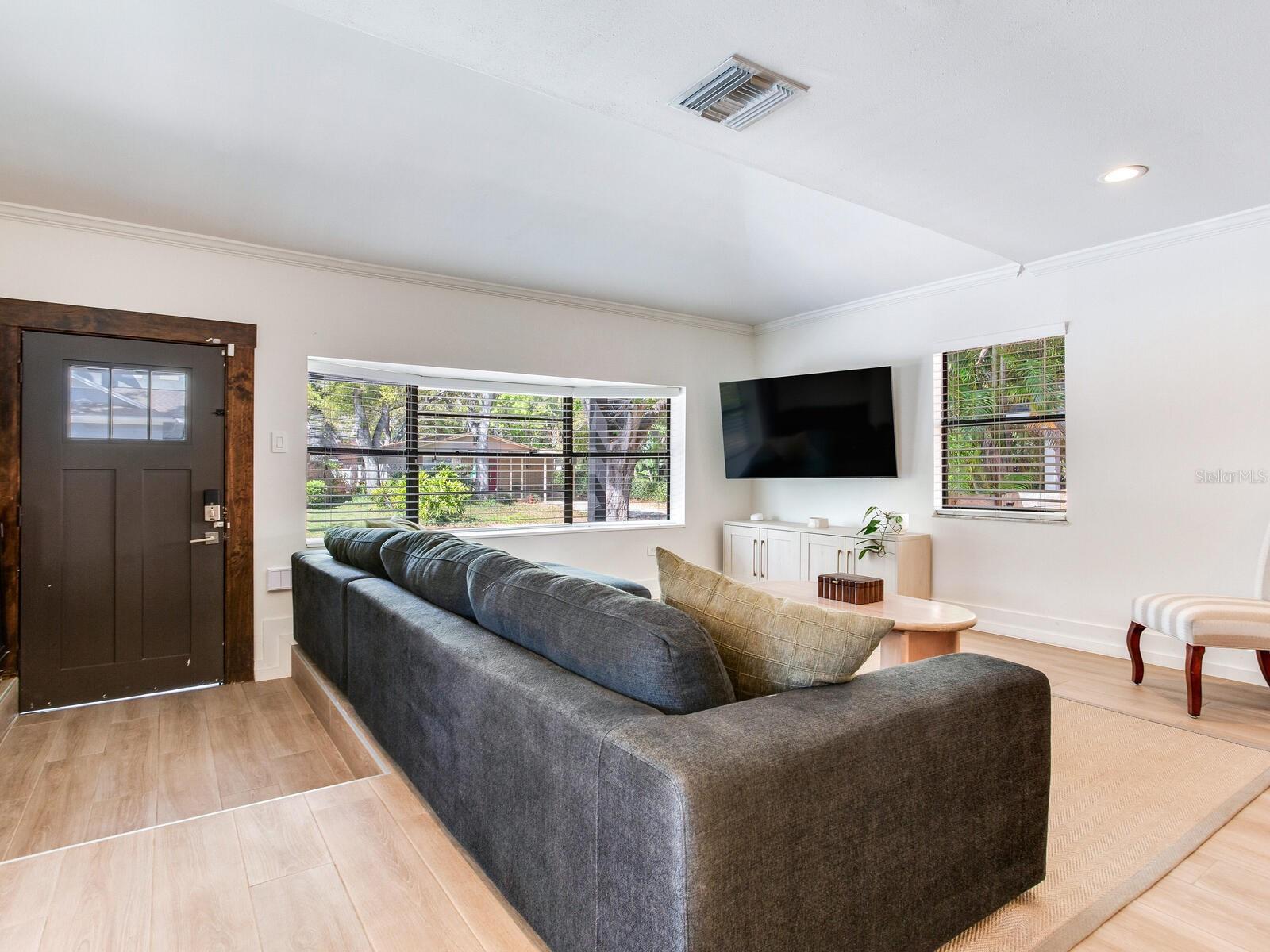 6118 S ELKINS AVE, TAMPA, FL, 33611