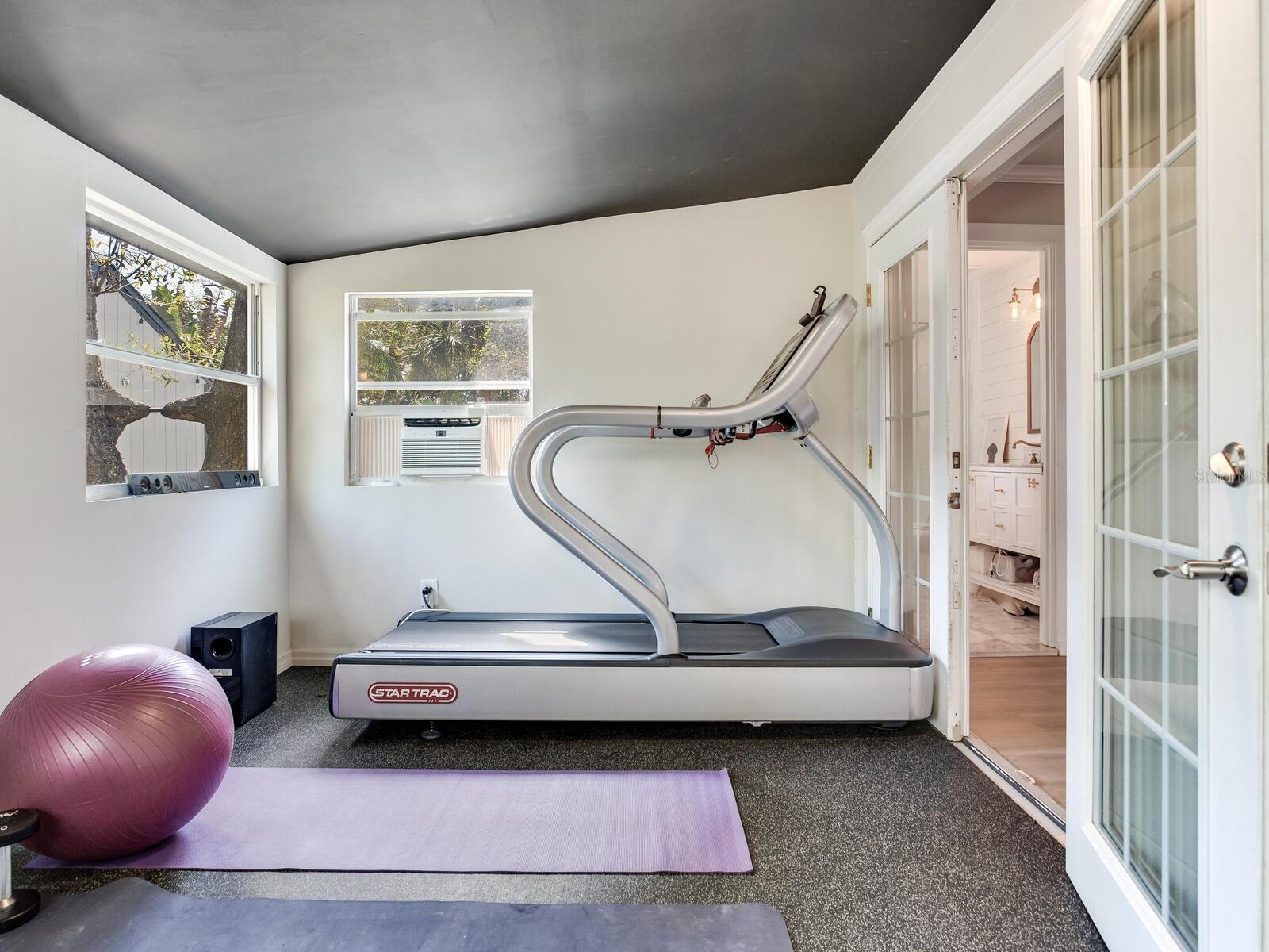 6118 S ELKINS AVE, TAMPA, FL, 33611