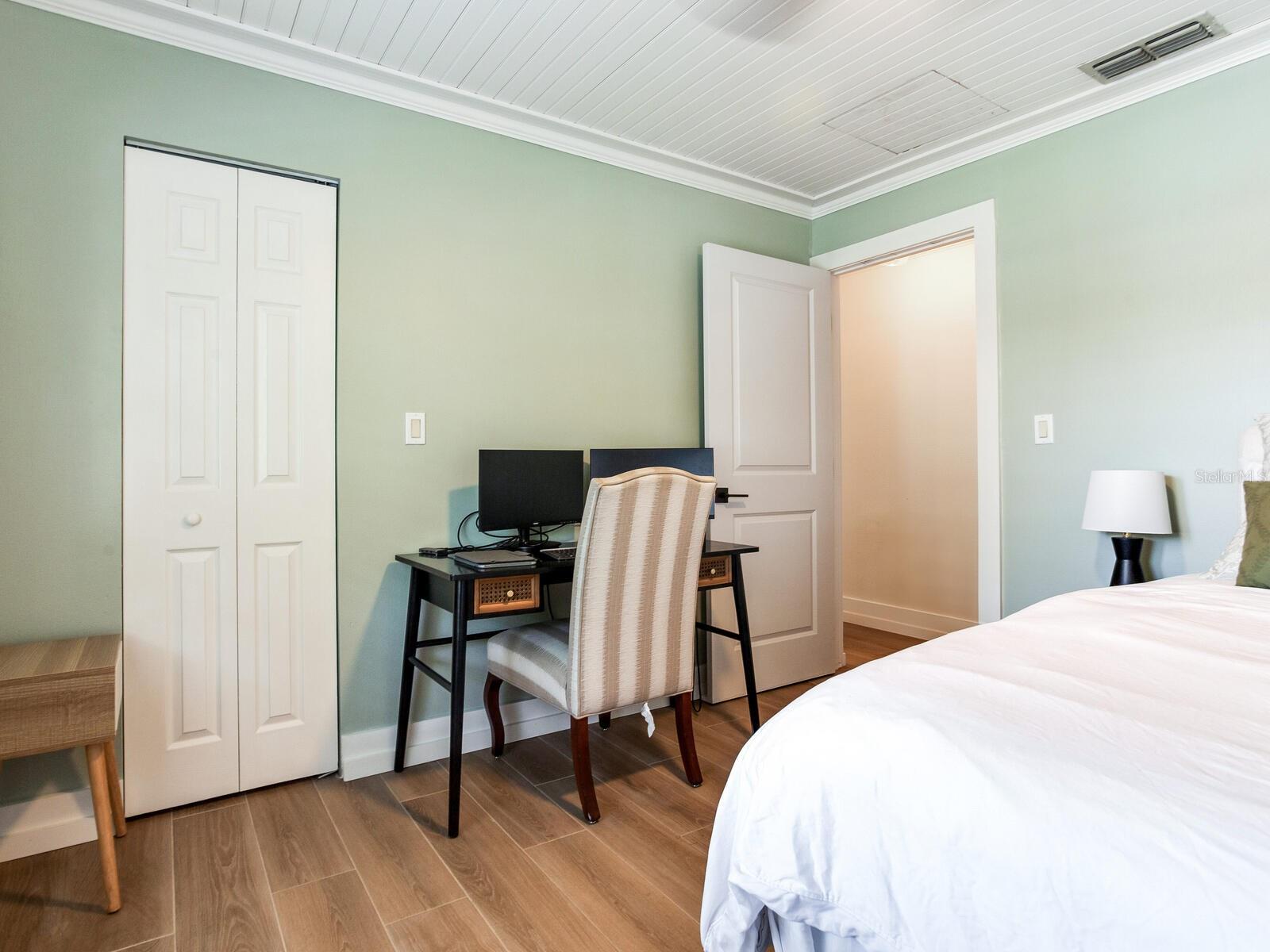 6118 S ELKINS AVE, TAMPA, FL, 33611