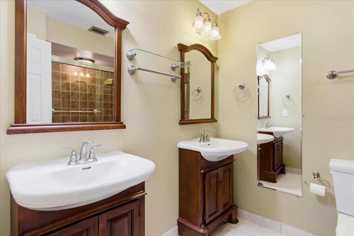 1412 OAK PL #B, APOPKA, FL, 32712