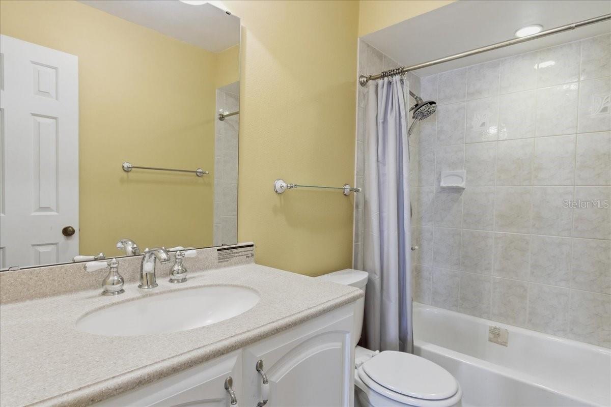 1412 OAK PL #B, APOPKA, FL, 32712