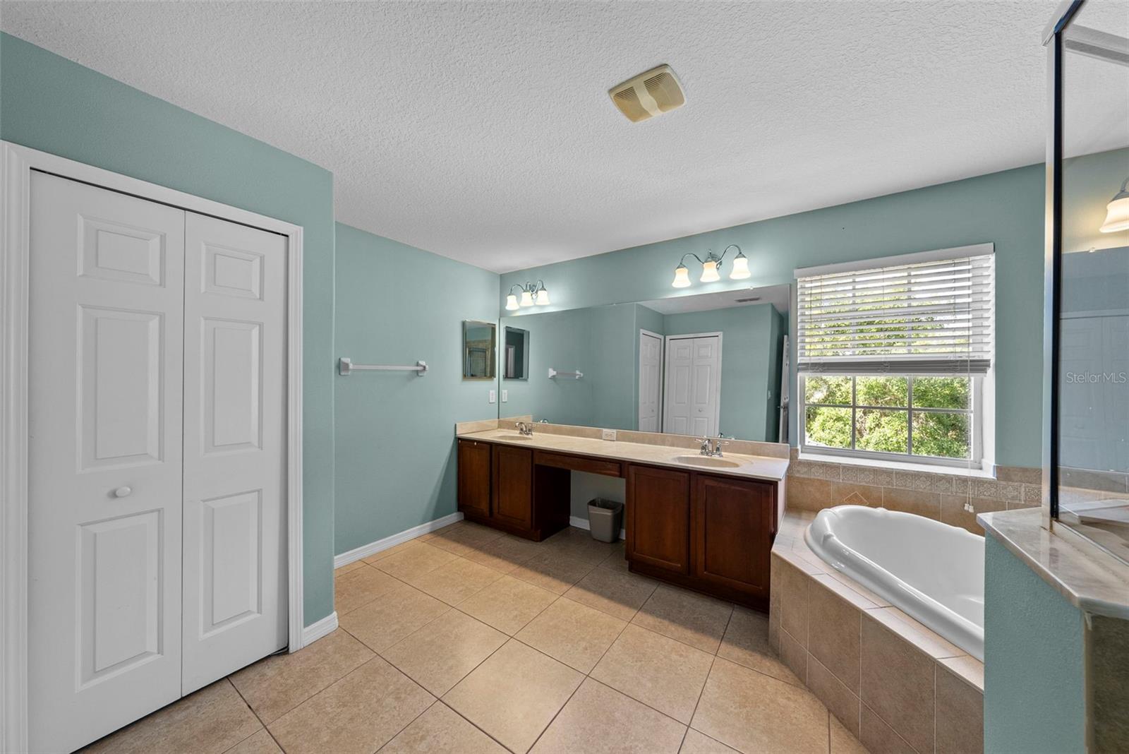 18146 BAHAMA BAY DR, TAMPA, FL, 33647