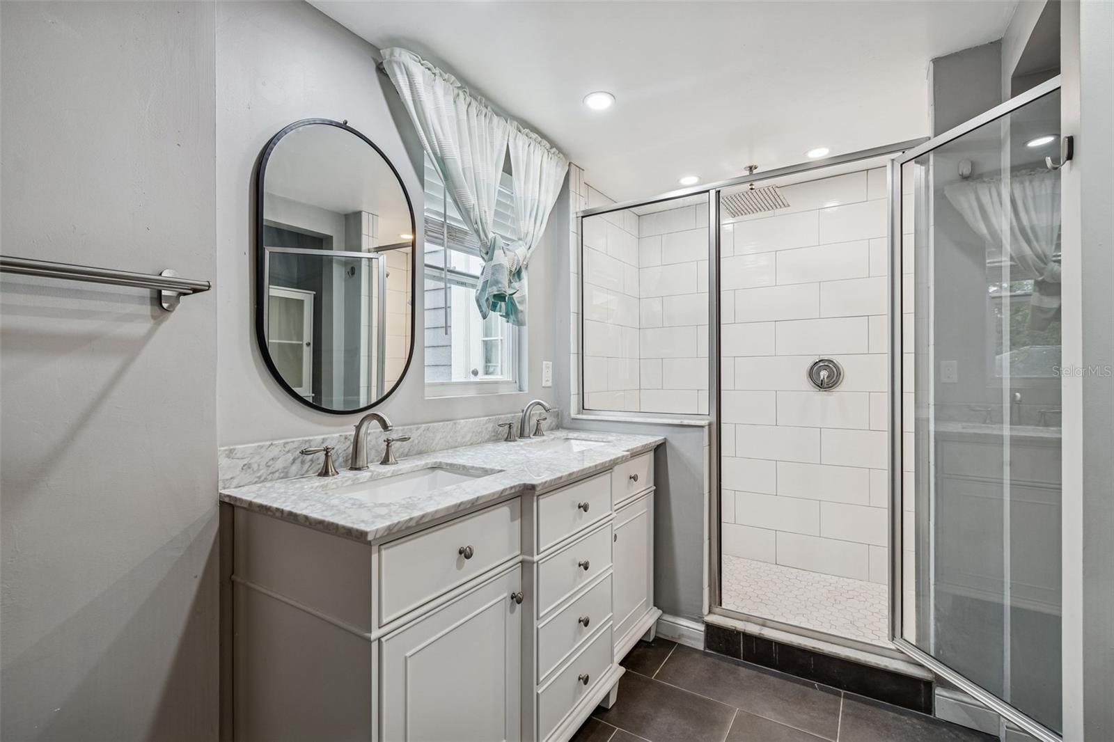 1206 E CRENSHAW ST, TAMPA, FL, 33604