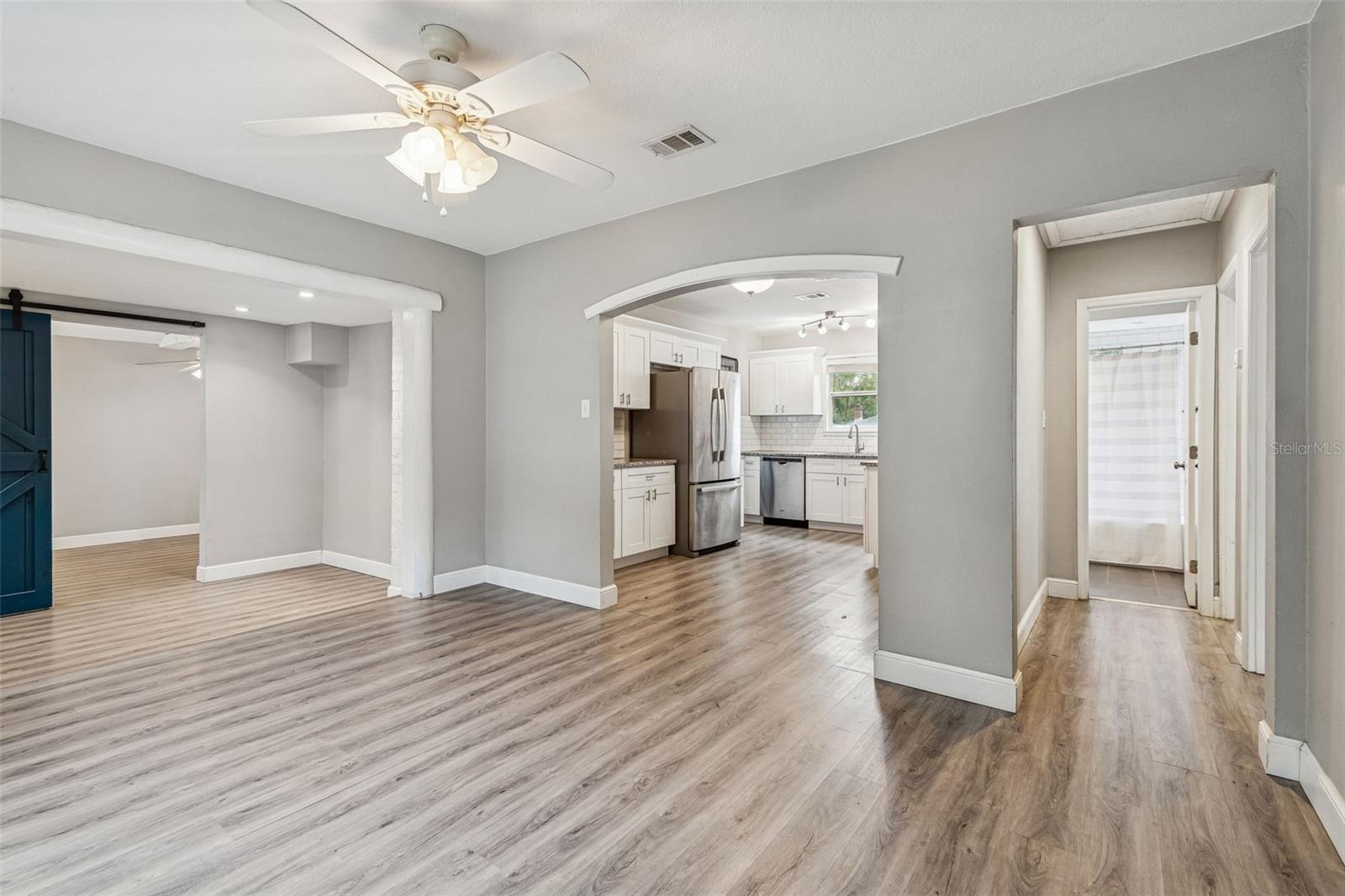 1206 E CRENSHAW ST, TAMPA, FL, 33604