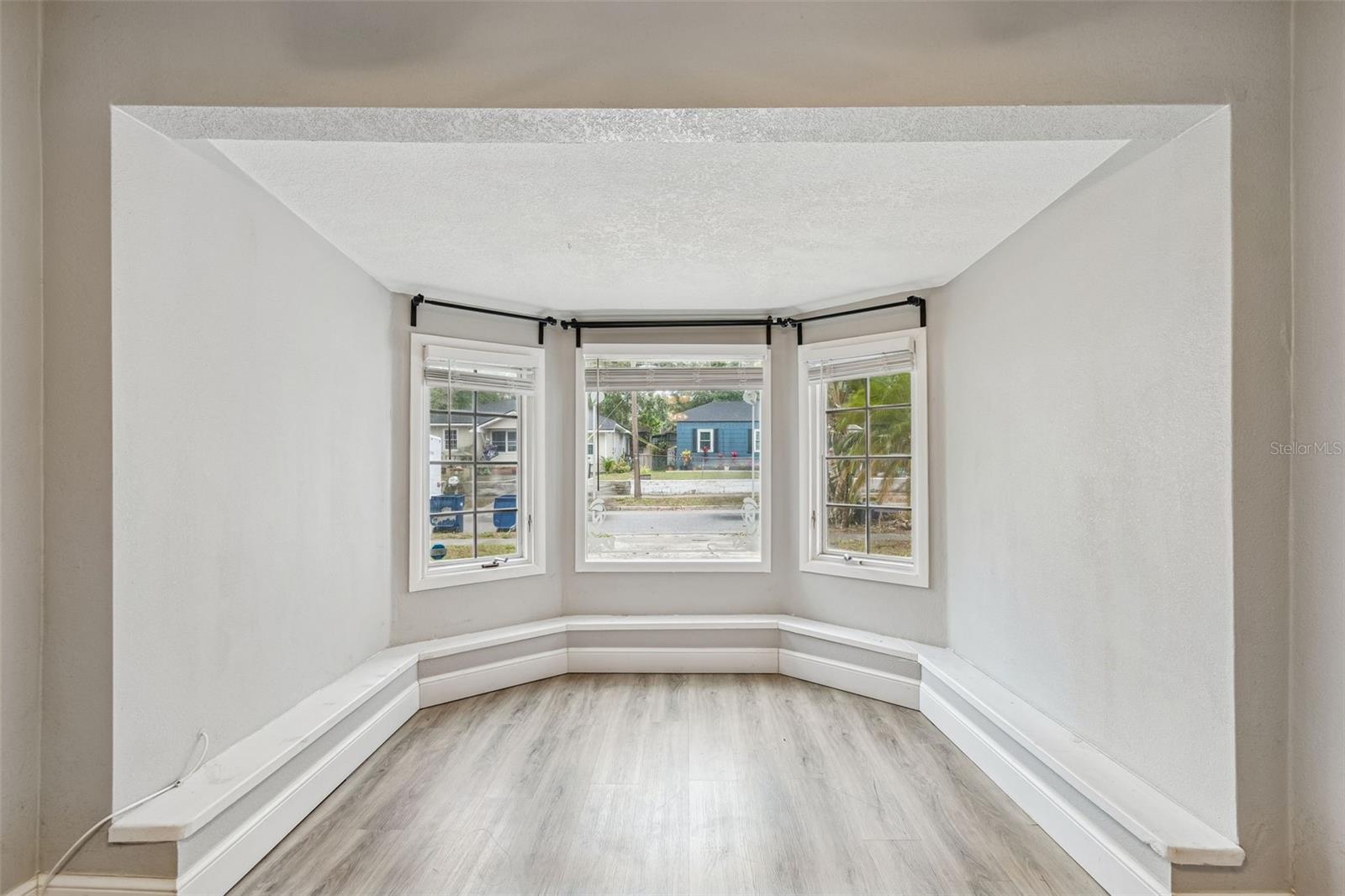 1206 E CRENSHAW ST, TAMPA, FL, 33604