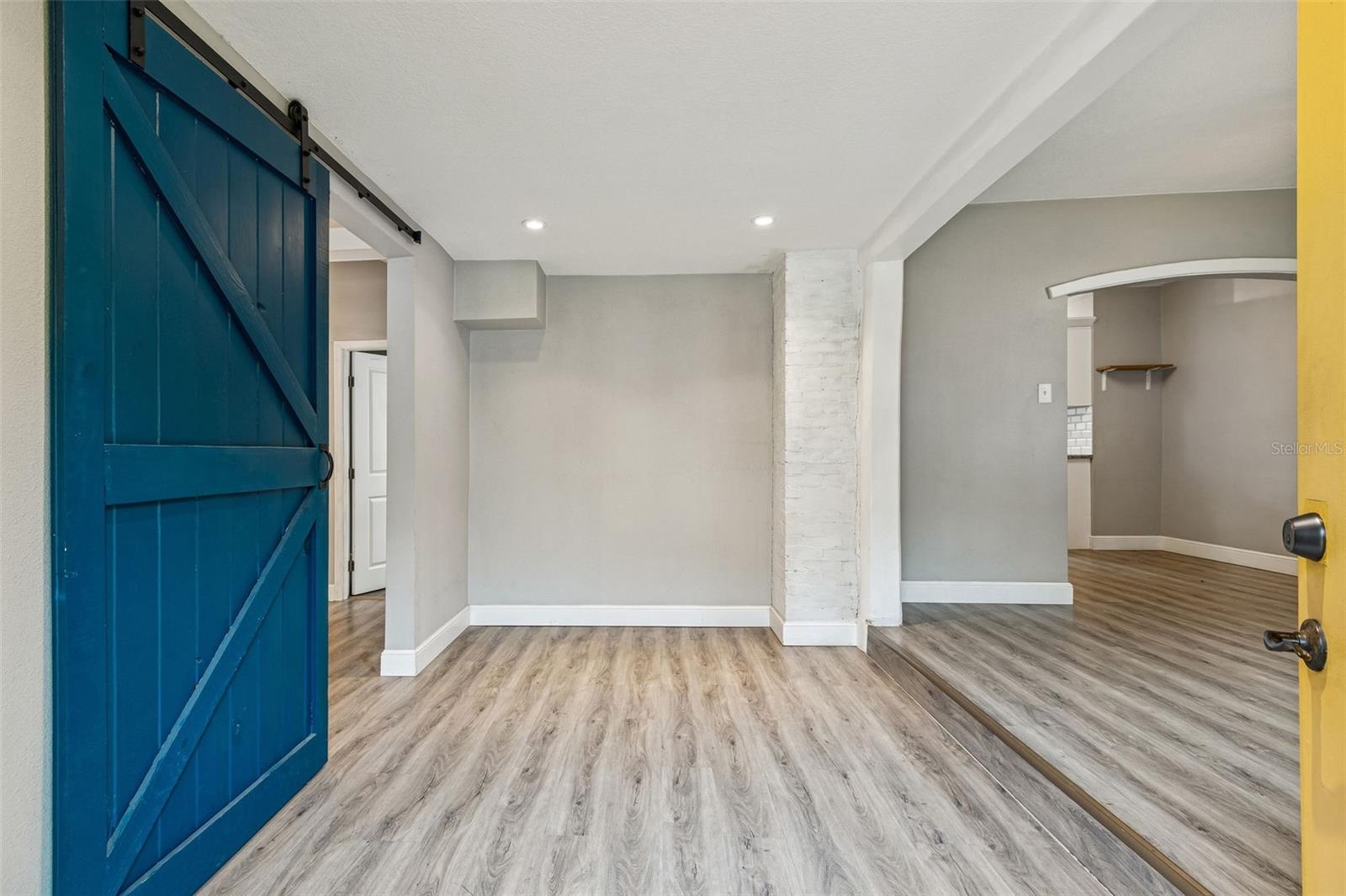 1206 E CRENSHAW ST, TAMPA, FL, 33604