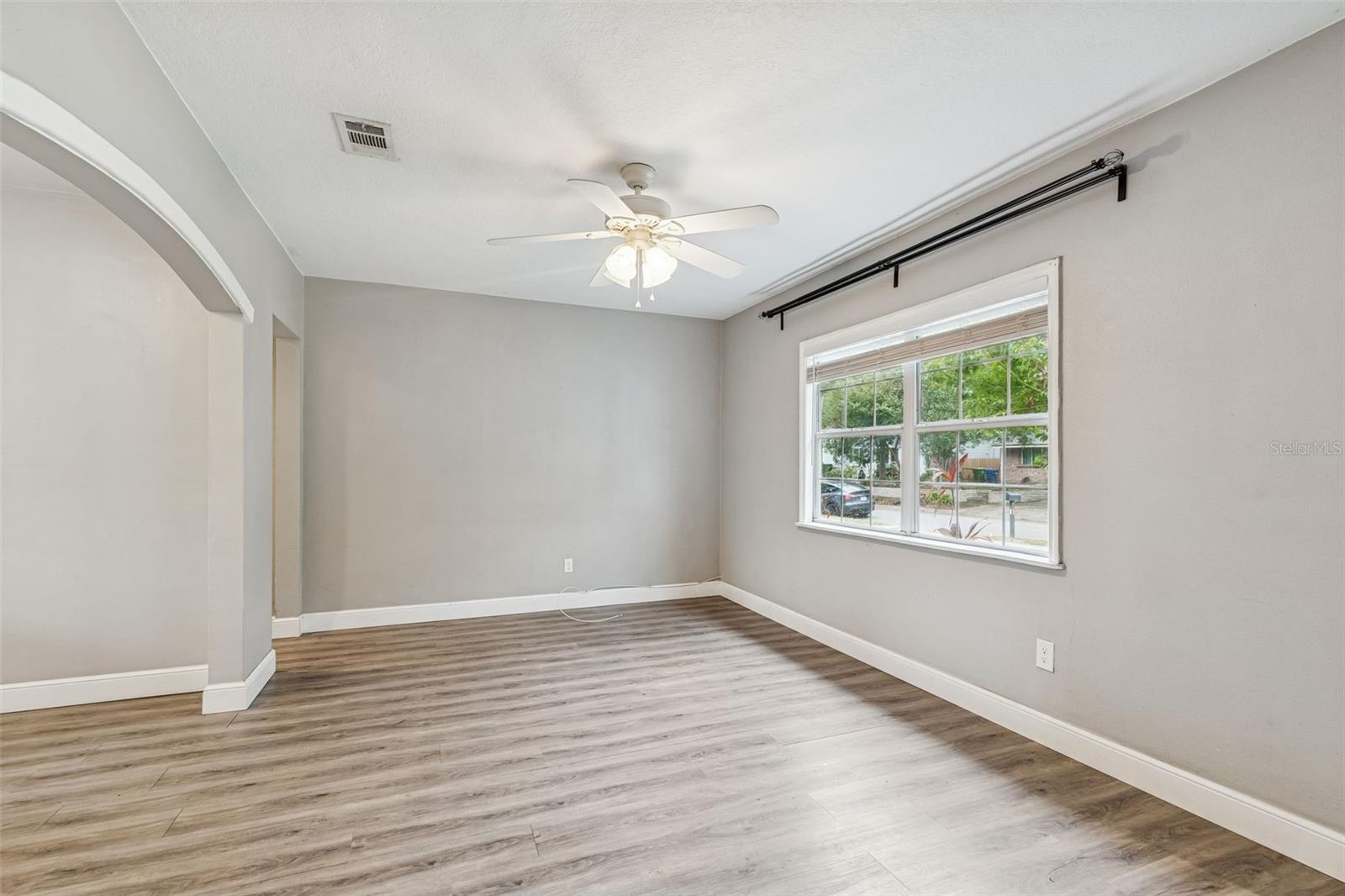 1206 E CRENSHAW ST, TAMPA, FL, 33604