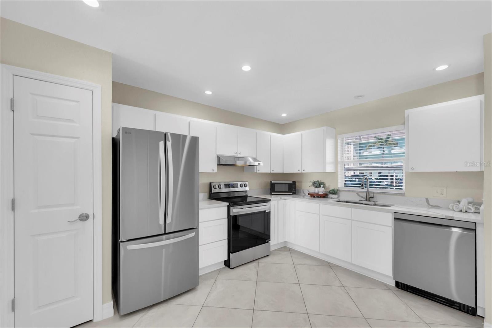 8 GLENCOE PL #105, DUNEDIN, FL, 34698