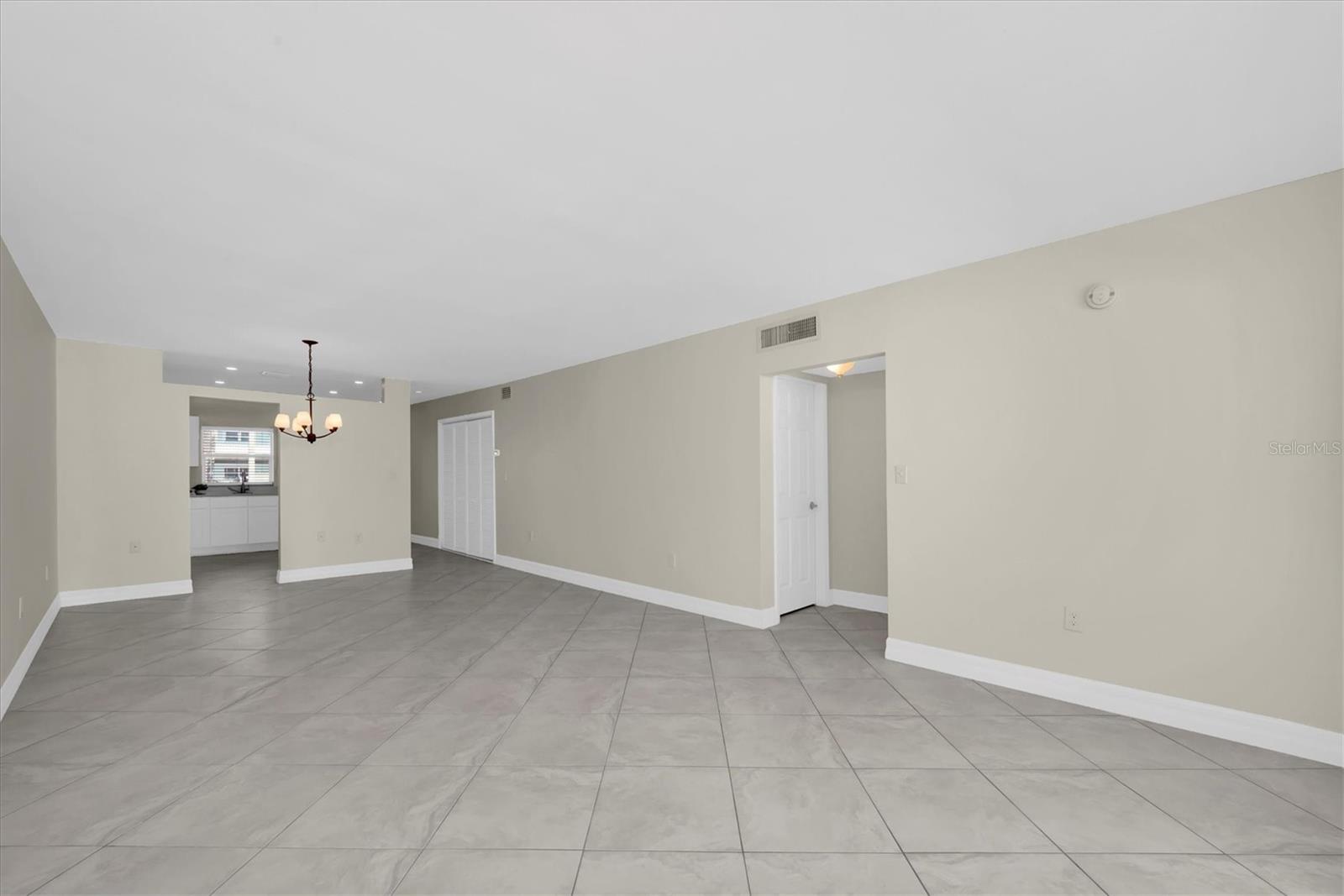 8 GLENCOE PL #105, DUNEDIN, FL, 34698