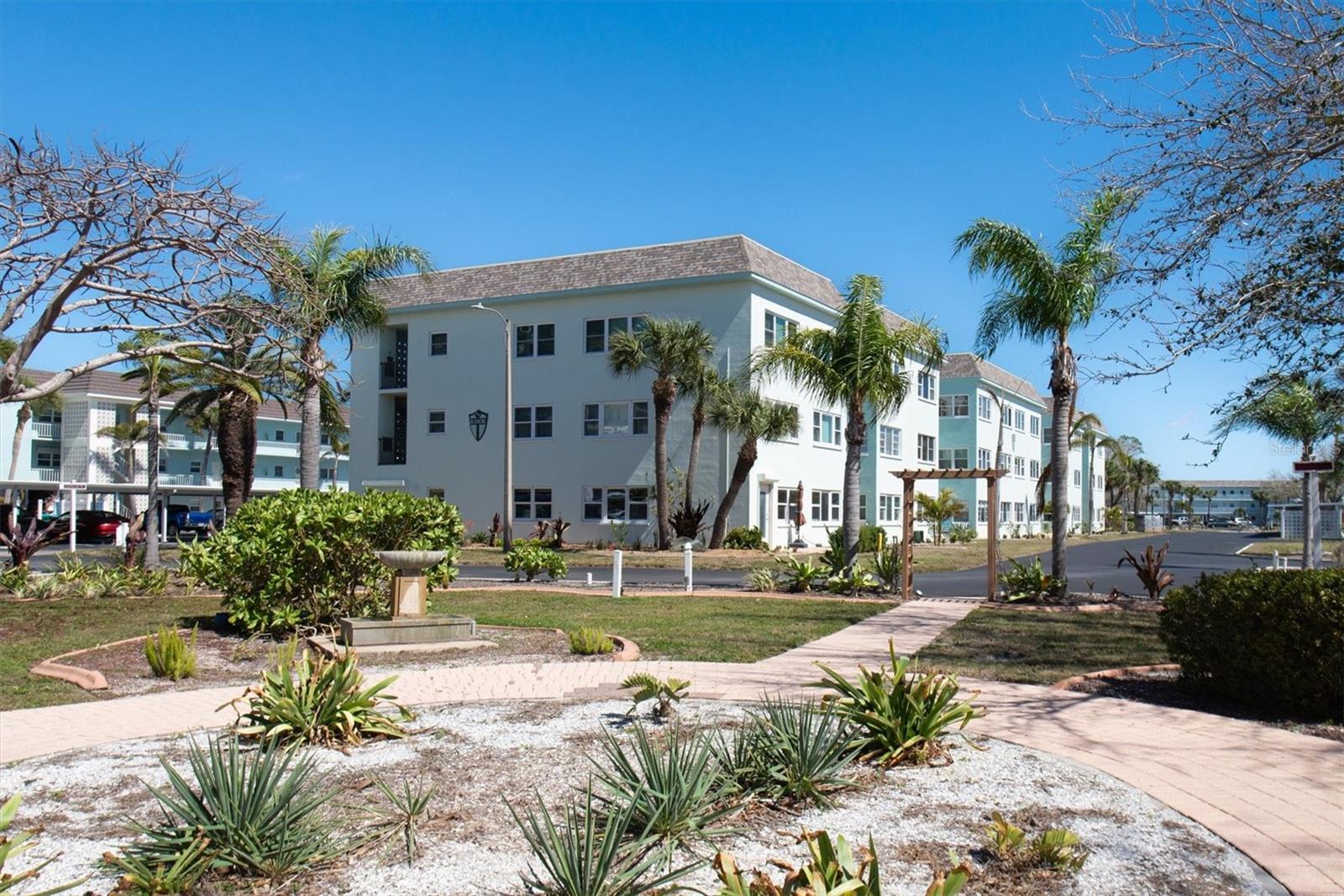 8 GLENCOE PL #105, DUNEDIN, FL, 34698