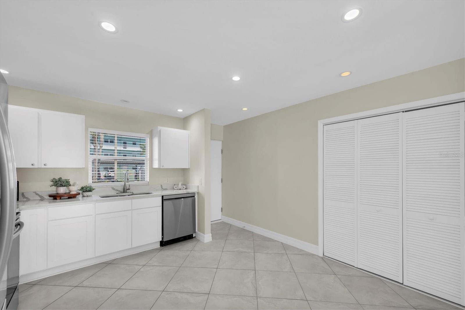 8 GLENCOE PL #105, DUNEDIN, FL, 34698