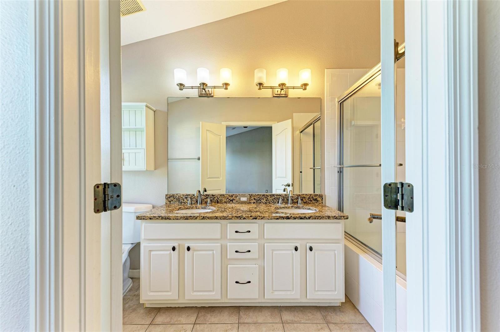 3047 POINTEVIEW DR, TAMPA, FL, 33611