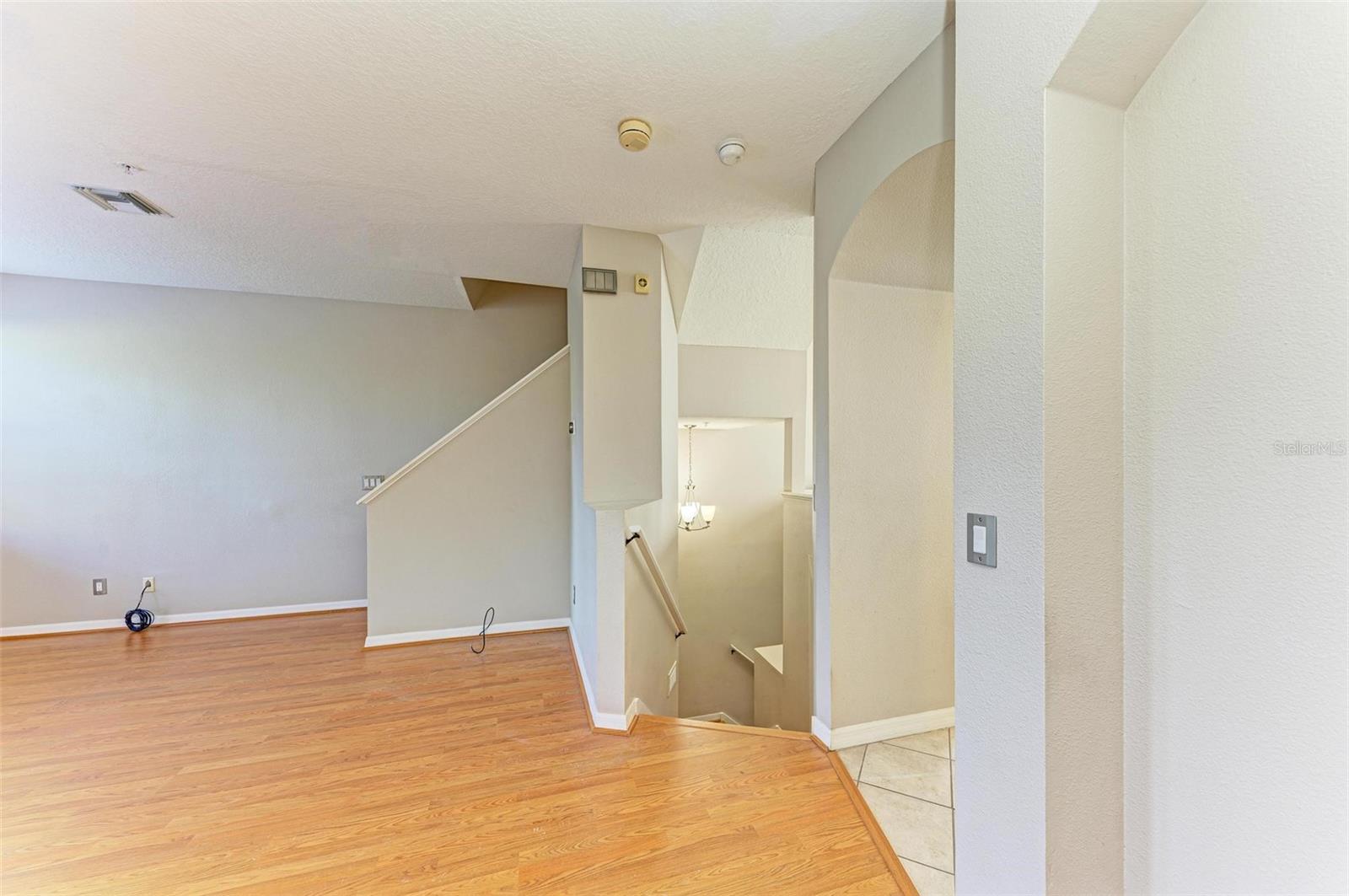 3047 POINTEVIEW DR, TAMPA, FL, 33611