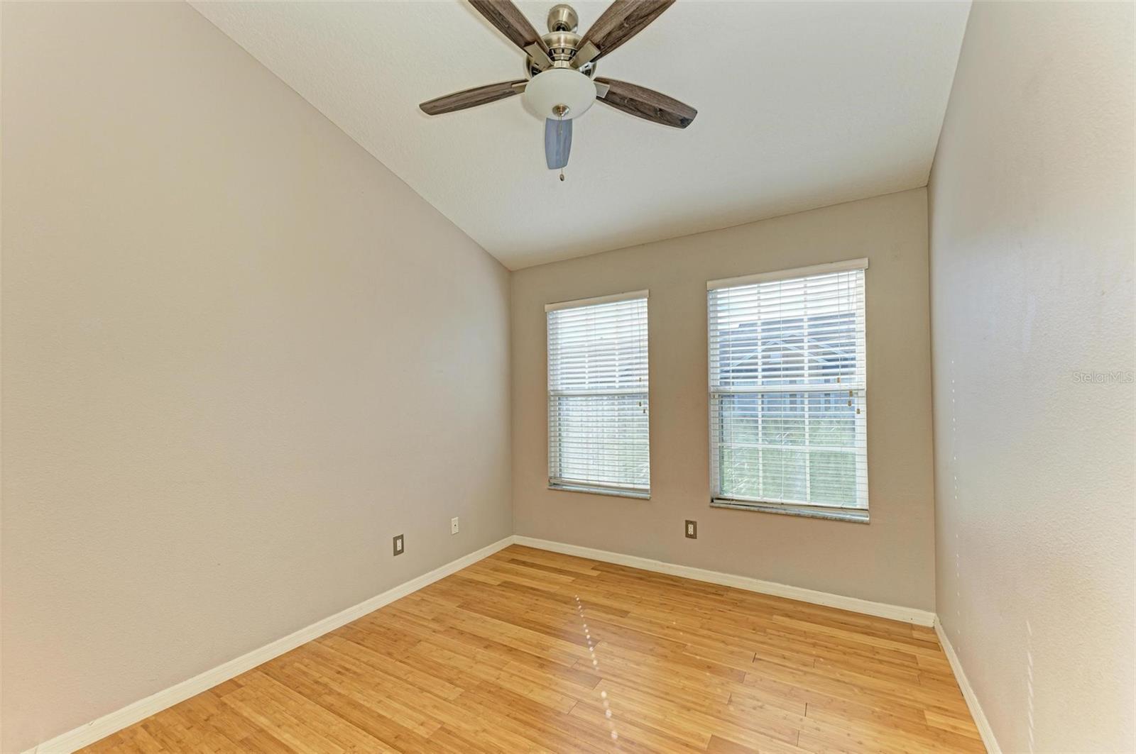 3047 POINTEVIEW DR, TAMPA, FL, 33611