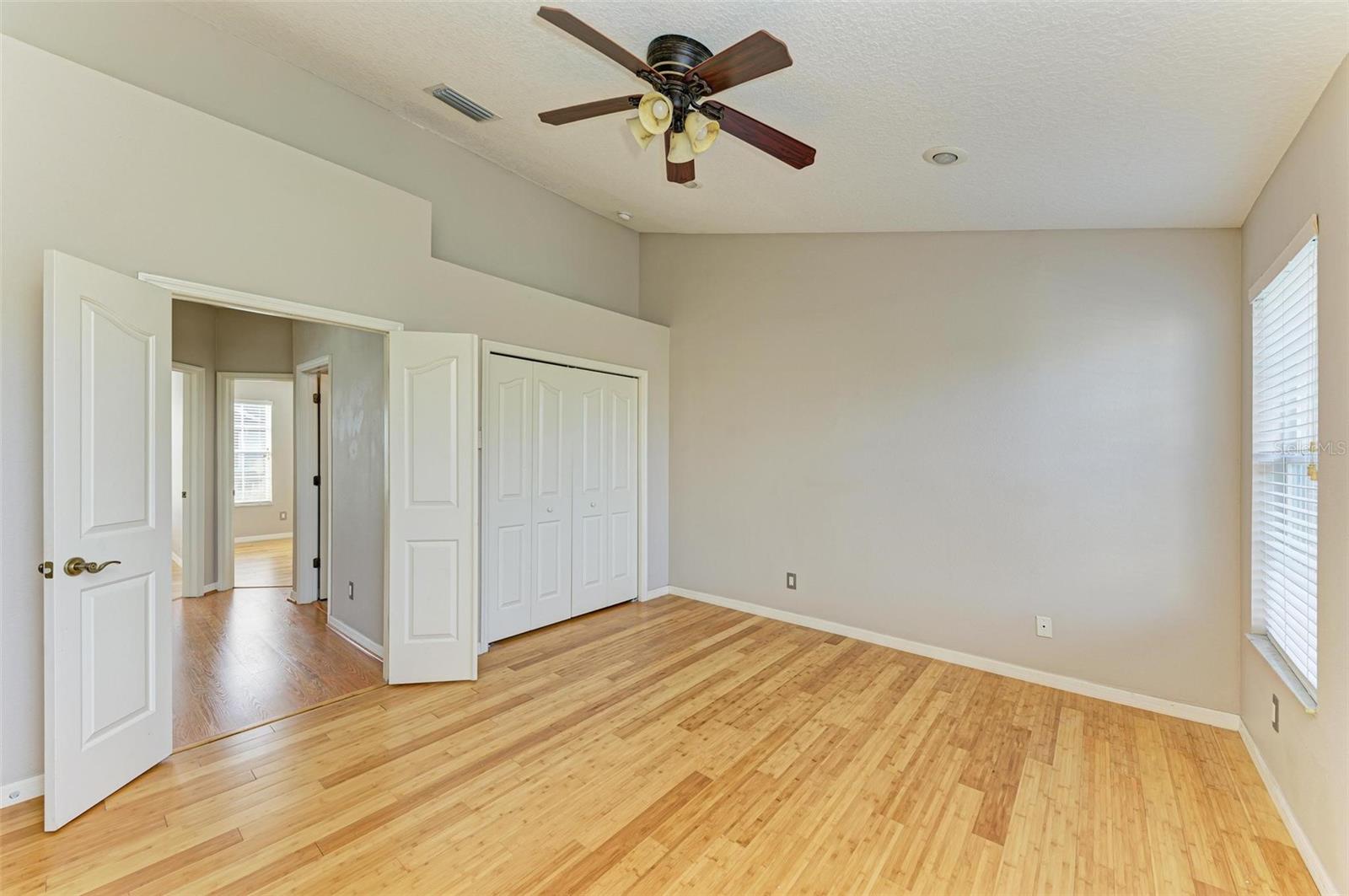 3047 POINTEVIEW DR, TAMPA, FL, 33611